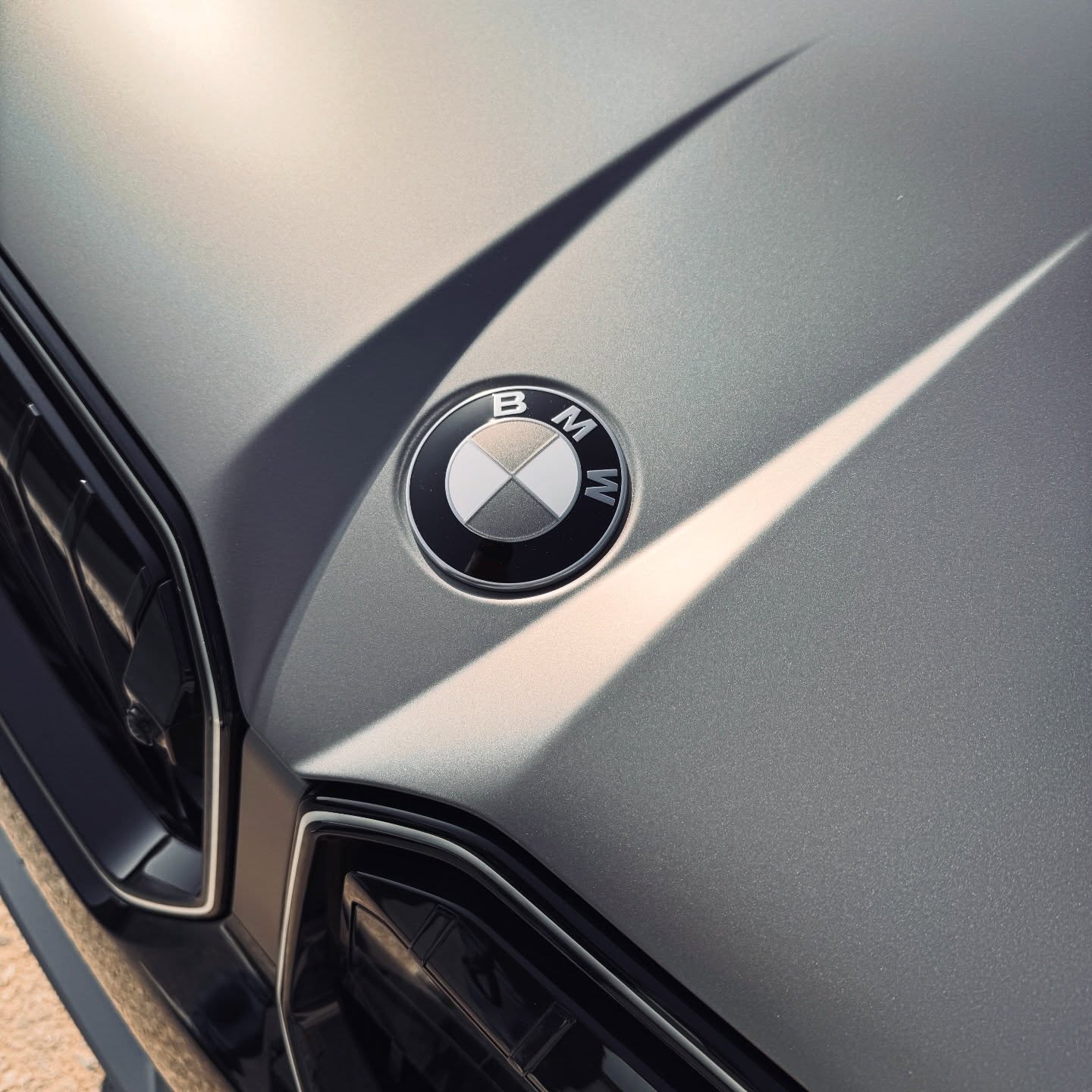 BMW X3 von Schwarz auf KPMF Matt Iced Silver Titanium #carwrap #bmwx3 #bmw #carwrapping