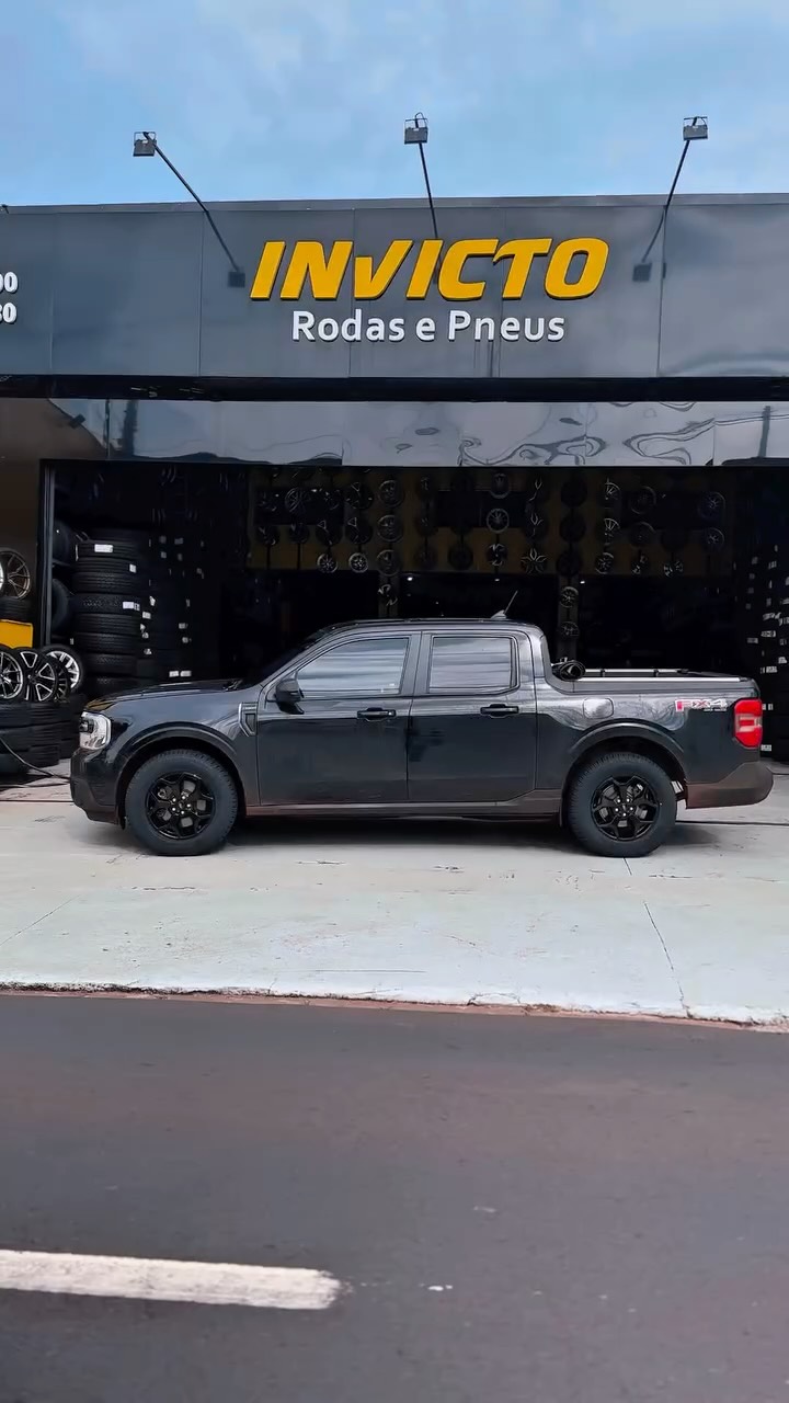 FORD MAVERICK 🛞💨
🛞 Pneu Yokohama Geolandar A/T G015
• Medida: 245/65 R17
• Índice: 105T
• Letra branca
• Etiqueta: F/C (71 dB)
➡️ Pneu all-terrain com ótima tração, durabilidade e conforto no asfalto e na terra.
🔧 Serviços Realizados
• Alinhamento
• Balanceamento
📍 Invicto Rodas e Pneu
📞 (16) 3771-2800
#InvictoRodasEPneu #FordMaverick #Maverick #Yokohama #Geolandar GeolandarG015 AllTerrain PneuAT LetraBranca Pickup PickupLife TruckLife 4x4 OffRoad Pneus Rodas Alinhamento Balanceamento AutoCenter CentroAutomotivo EstiloOffRoad Aventura Performance Durabilidade