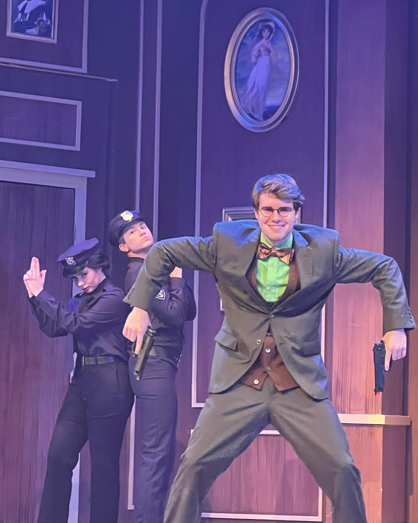 Posting more cause I miss it already. Happy closing Clue! Till next time Larry Goodman👋
#clueonstage #littletheatrebigtalent