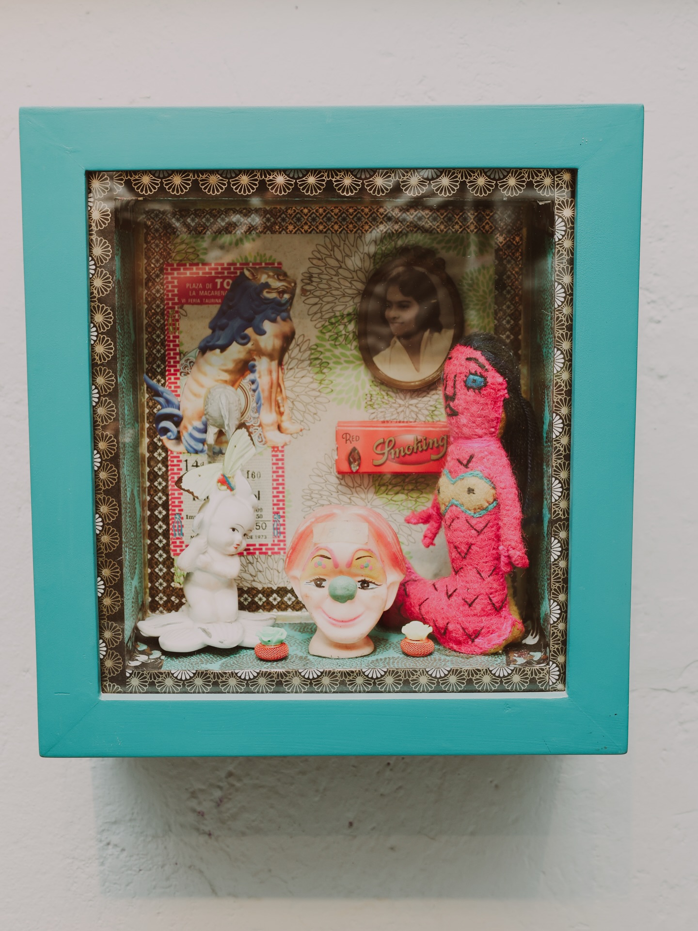 📌Lanzamiento de @calzadomanaco
▪️Recorrido por las galerías de @barriocolombiadistritoartistas
El lanzamiento de Maná fue un evento de moda; donde tomaron se tomaron la cultural del Distrito de Artistas de Medellín. La marca colombiana de calzado decidió que su carta de presentación no sería una pasarela estéril, sino un recorrido visceral por las arterias de Barrio Colombia (ba.co).