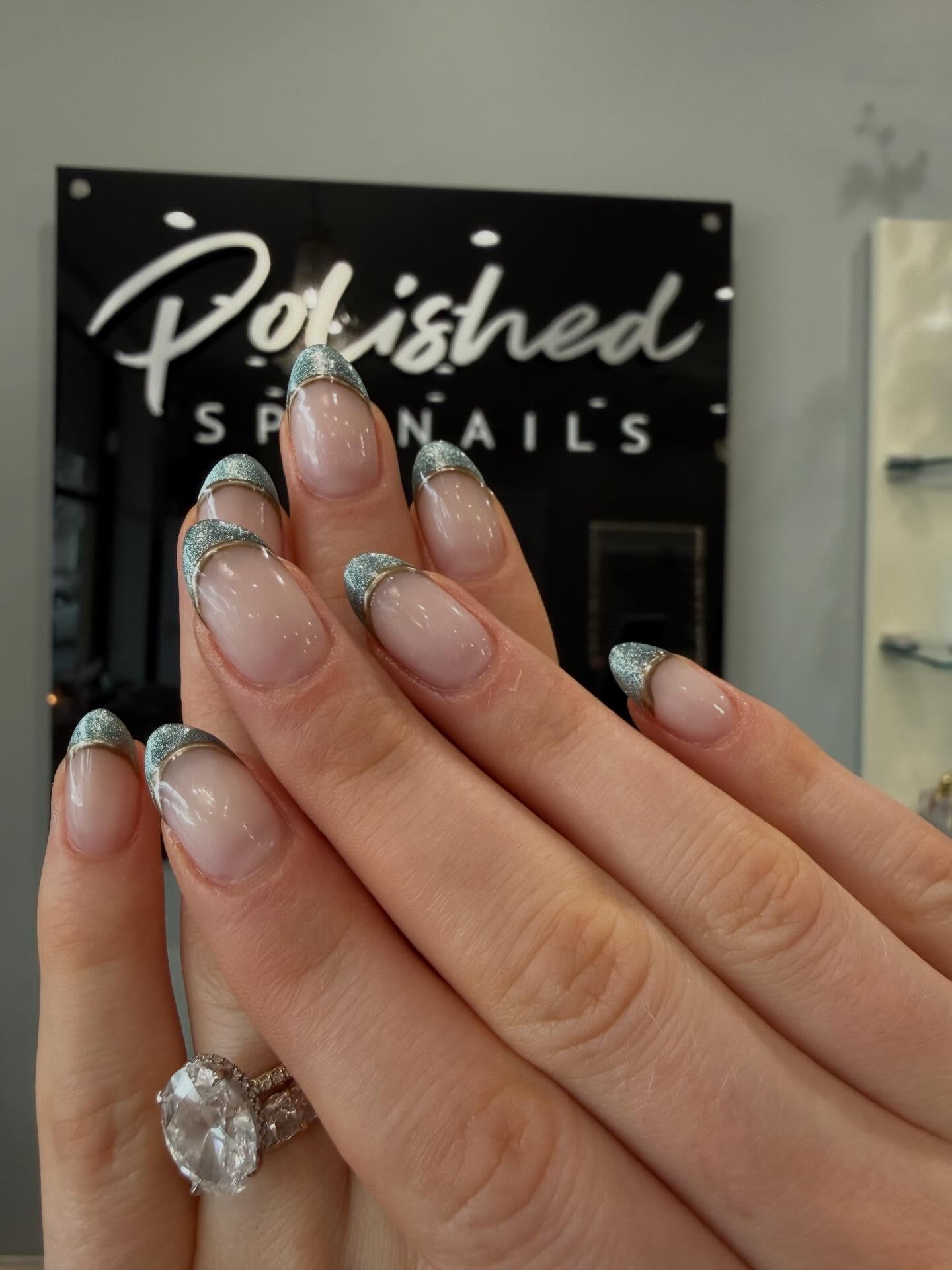 Double French! Double Drama!! ๐
Light-Green Cat Eye French Tips outlined with Gold! ๐
๐ #frenchnails #doublefrenchnails #polishedspanails #nailsnailsnails #cateyenailart ๐
๐๐