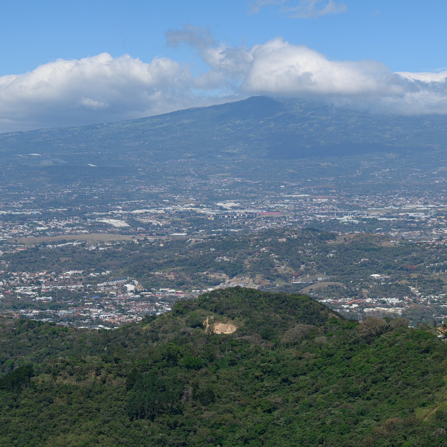 La vista panorámica desde @eolicos_camping . La imagen original es de 28.400 x 5.700 px.
#landscapephotography #landscapepanorama #panoramic #panoramicview #panoramica #nikon #nikonshooter #camping #ovelanding #costaricaoffroad #costarica #outdoor