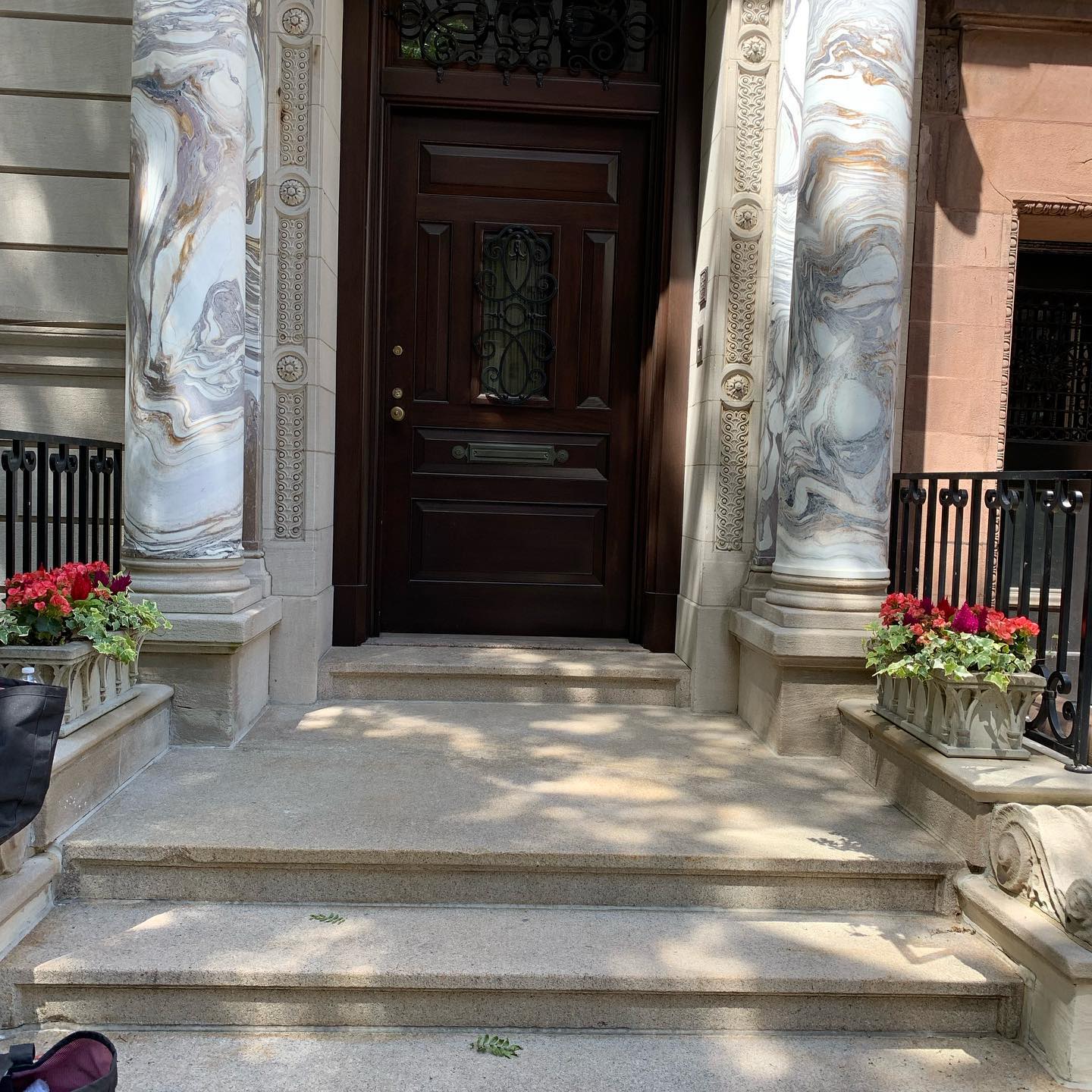 Have you experienced a crack on your stone at home? See our latest small project in #manhattan 🏠
.
.
.
.
.
#Tersomr #stone #marblenyc #restorationnyc #maintenance