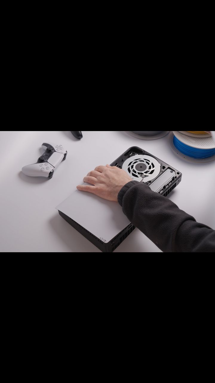 Quick video of assembling the 3D-printed plates 
Some people will say it turns the PS5 into an Xbox — honestly, I don’t mind, I like the Xbox look!
#3dprinting #ps5slim #playstationslim