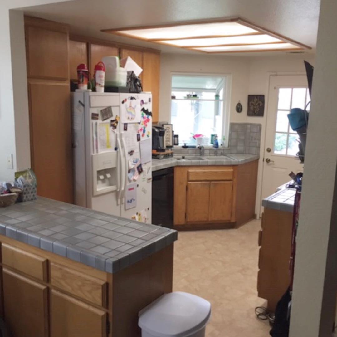 Check out these awesome
#beforeandafter pics! Beautiful work by the #constructionconcernteam and another happy homeowner!
Call or message us to talk to someone about remodeling your kitchen. 800-479-1001
#Constructionconcern #construction #concern #constructionsite #windows #texcote #vinylsiding #roofing #contractorsofinstagtam #contractorsofinsta #construction_site #contractor #newconstructionwindows #newwindows #generalcontractor #generalcontractors #generalcontracting #kitchen #kitchenremodel #kitchenremodeling #kitcheneremodels #cabinets #cabinetry #homeowner #happy #goodcontractor #goodcontractors