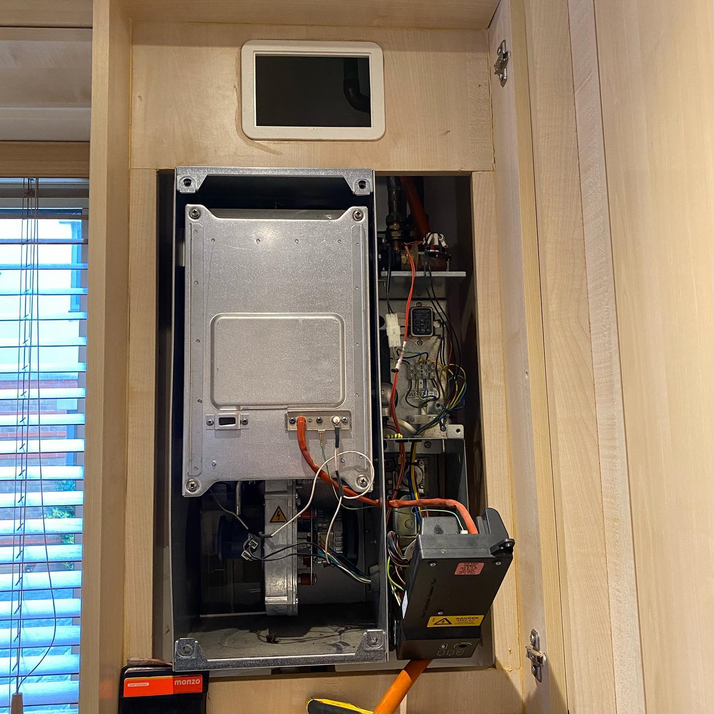 Emergency boiler swap for a good client of ours. They had tenants moving in so we made sure we fitted them in to get it done. All complete with full system flush and new thermostatic valves fitted on all radiators. #plumber #plumbinglife #boiler #worcesterbosch #lastminute #plumbproud #plumbing #plumbersofinstagram