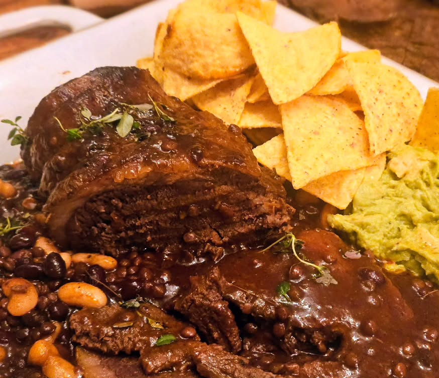 @buffaliciousuk slowed cooked brisket with barbeque beans 🩷
#sundayvibes #slowcooked #brisket #bbq #foodstagram