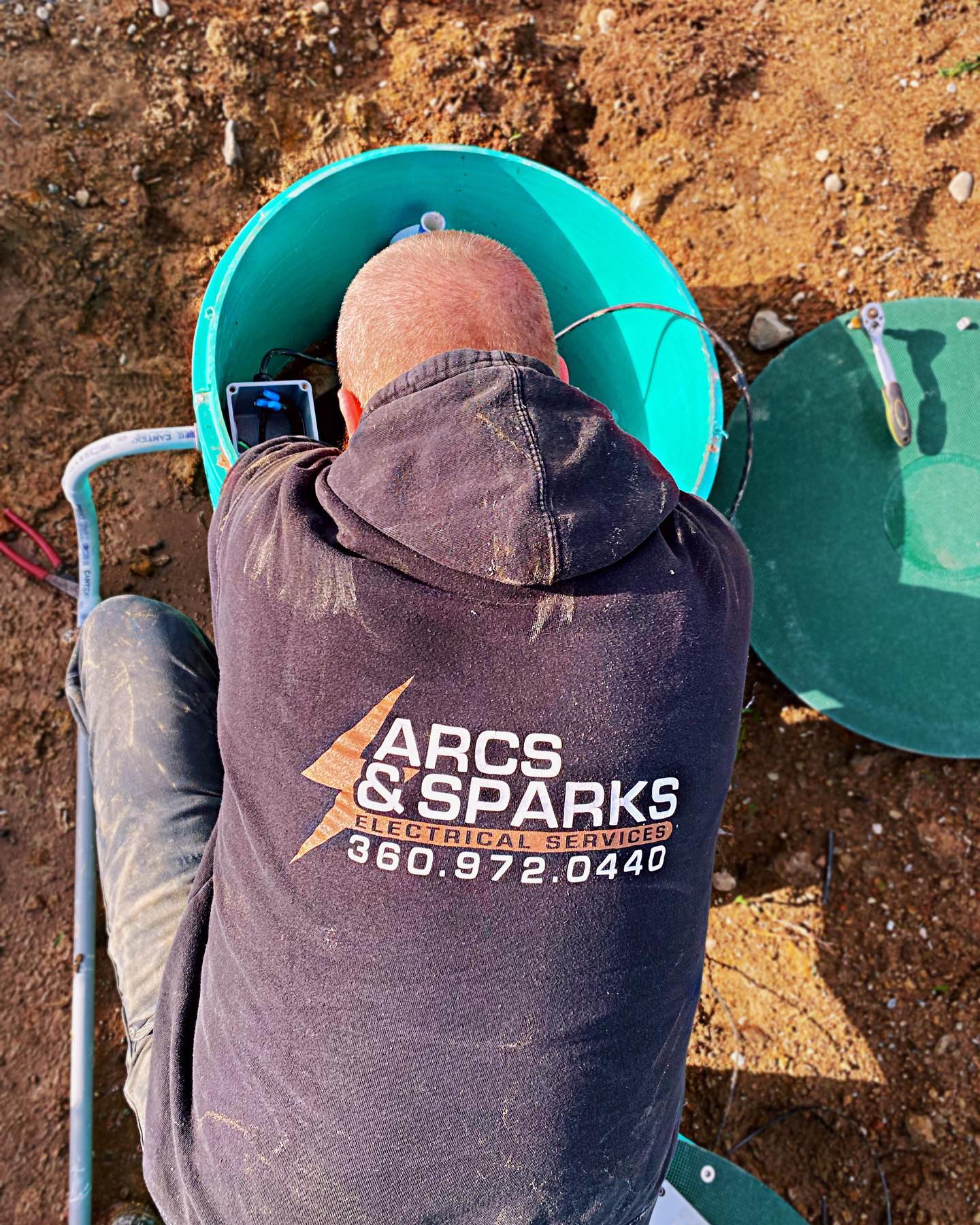 Enjoy the flow.
Some days are spent hanging light fixtures from vaulted ceilings and running circuits for new appliances. Some days are spent evaluating hot tub wiring and changing melted breakers. Other days, we spend the mornings wiring septic pumps. It’s the one consistency in electrical service work: jobsite variation. You never know what you’re getting into, but it is never a boring day!
#electricians #electricianlife #skilledtrades #spiceoflife #dewalt #neverboring #gowiththeflow #neverknow
#keepitlocal #thurstoncountywa #switchesbetrippin