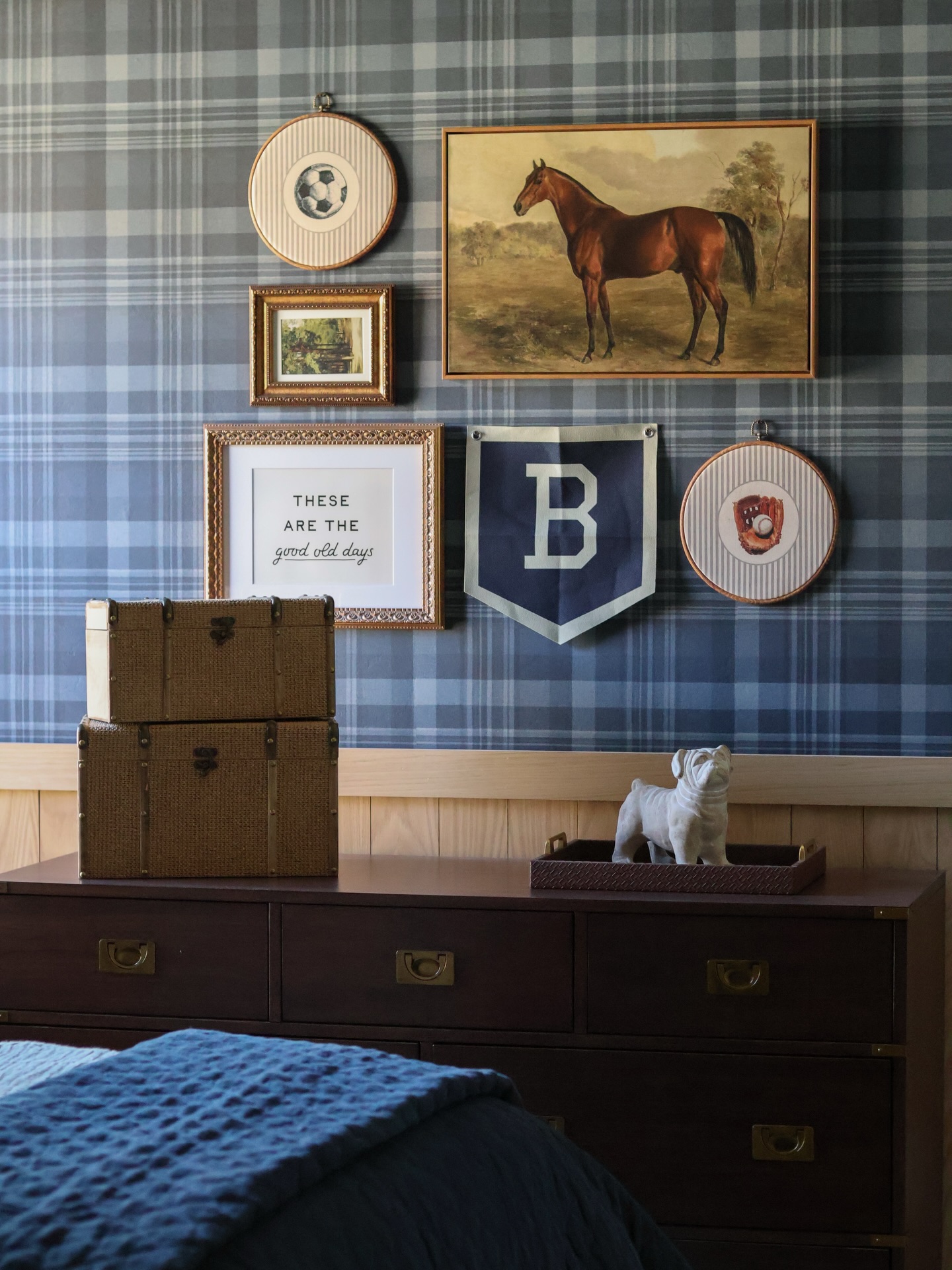 POV: You design a little boy’s room he’ll never outgrow 🤍
This little boy’s room might be one of our favorites yet!
We layered plaid and deep navy wallpaper with a light wood wall treatment to bring in contrast, warmth, and that timeless, slightly antique feel—while still keeping everything fresh and new.
A built-in desk and storage were designed to grow with him, open shelving adds dimension (and room for future personality), and one of our favorite details? A sweet little gallery wall filled with things he loves—because those personal touches are what truly make a space feel special.
A room that feels cozy now, but thoughtfully designed for the years ahead ✨
Tell us, what detail are you loving most?! 👇