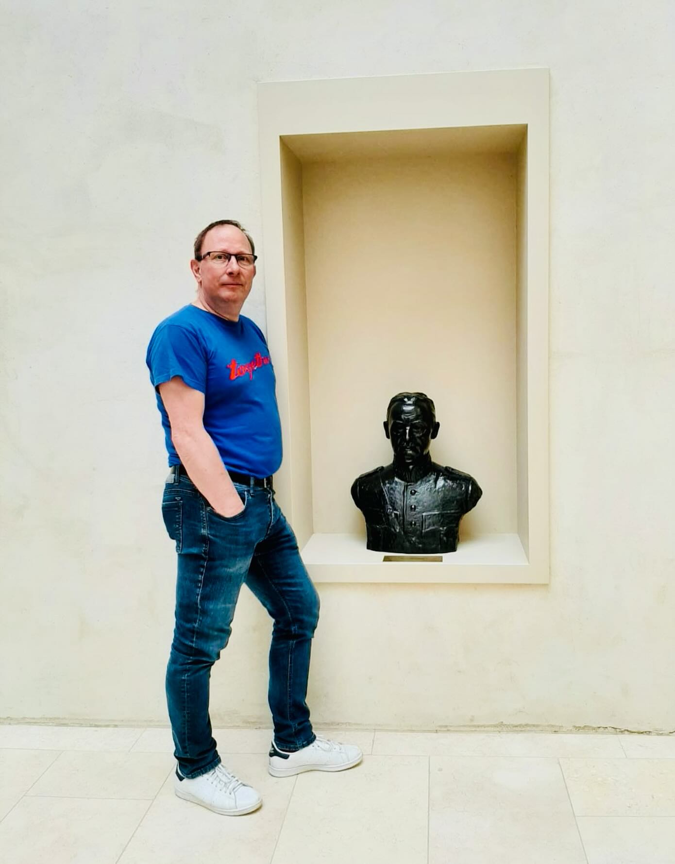 Beaucoup de personnes me disent :
“Nous ne savons pas si nous devons voter pour le changement.”
Je comprends cette hésitation.
Changer peut faire peur.
Mais parfois, ce qui devrait nous inquiéter le plus,
ce n’est pas le changement…
c’est que rien ne change.
Orbe mérite :
• une gestion professionnelle
• de nouvelles idées
• une nouvelle énergie
Toute ma carrière a été consacrée à créer, gérer et développer des organisations.
Aujourd’hui, je souhaite mettre cette expérience au service de notre ville.
Avec respect.
Avec humilité.
Mais aussi avec une conviction forte :
Orbe peut faire mieux.
🗳️ VOTEZ Liste #4 – Michel Grand à la municipalité d’Orbe
#MichelGrand
#Liste4
#Orbe
#Municipalite
Orbe2026
ChangerOrbe
Leadership
Experience
Engagement
Vote