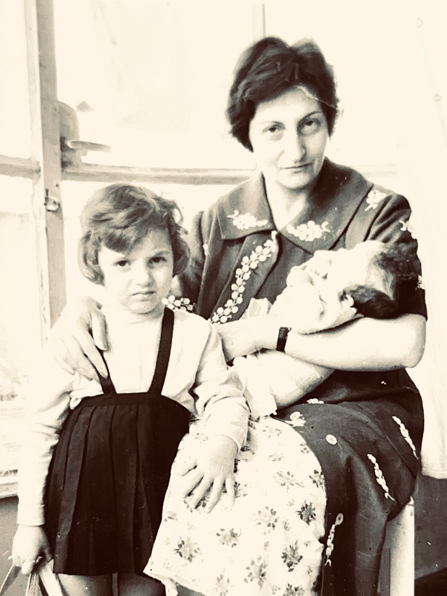 Happy Mother’s Day (though in Italy, where I was born, we celebrate it in May). Here’s me with my mother, who is holding my newborn sister soon after giving birth to her, which means it must have been late August 1960. I look sulky. I can’t help thinking of her today, amidst all the posts and good wishes. She passed in 2015 and I was not able, for various reasons I will not go into, to attend her funeral. This will always haunt me. She was a strong willed woman, my mother, and we often clashed, sometimes quite dramatically. I regret not telling her often enough that I loved her but she knew I did
#happymothersday❤️ #motherslove❤️ #allmothersarespecial