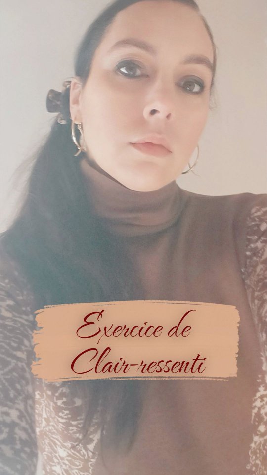 Le clair-ressenti est souvent le sens le plus accessible pour débuter en médiumnité. Pourquoi ? 🤔✨
Parce que nous avons tous l’habitude de ressentir les choses à travers notre corps. Notre corps est une véritable antenne, naturellement sensible aux énergies subtiles.
Un exercice simple et puissant consiste à porter une attention particulière à l’ambiance d’un lieu dès que vous y entrez :
✨ Comment vous sentez-vous immédiatement ? Bien ? Mal à l’aise ? Apaisé ? Oppressé ?
✨ Ce premier ressenti est souvent personnel, teinté de vos souvenirs ou de votre humeur du moment.
Mais allez plus loin : interrogez-vous avec discernement.
✨ Qu’est-ce qui, précisément, provoque ce malaise ou cette harmonie ?
✨ Une fois que vous avez éliminé tout ce qui relève du jugement personnel, des souvenirs ou du mental…
✨ si le ressenti persiste, vous pouvez alors affirmer avec justesse : « Il y a vraiment une énergie étrange (ou très positive) dans ce lieu, indépendamment de moi. »
C’est ainsi que le clair-ressenti s’affine : en distinguant le subjectif de l’objectif énergétique. 💫
Avez-vous déjà perçu une énergie « étrangère » à un lieu, après avoir écarté vos propres projections ? Quel a été le ressenti le plus marquant ? Partagez votre expérience en commentaire, je vous lis avec la plus grande attention. 👇❤️
#mediumnite #spiritualite #developpementpersonnel #eveilspirituel #berengeremusard