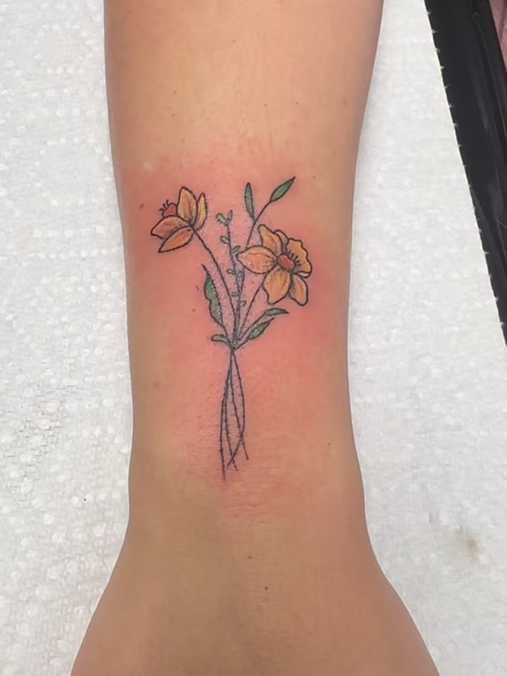 Just a few tattoos from recent visits. Everything from fine line to traditional. There has definitely been a variety of styles- but I am here for it. Each time I move through various styles of tattooing it allows me to focus on the fundamentals of tattooing.
Being in this business long enough I know tattoo artists that claim to only tattoo because they are an artist and it’s their medium, then others that tattoo to make money. Each group insults the other like one is better.
Here’s my take- It is a healthy balance. I do this because I love creating art, and I have a gift of being able to translate other’s thoughts into images. I also do this because I make money. I am able to afford basic necessities, along with some extra if I do well.
The point is, if you are an artist, of any sort, you can make money and not sell out. Create for yourself art that doesn’t need anyone to see. This keeps your connection to your spirit. Even if it is tattooing- you do not have to do one style- have fun, explore. This is how we stay passionate , unless you are a hyper focused artist and your one style is what you do for everything- then do that! You do you- and stop worrying about what others think or what they do💜🔥
#tattoostyle #tattooartwork #tucsontattooartist #ladytattooer #tattooed