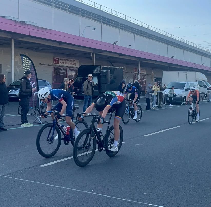 #ABCu17 🟦🟨🟥
Auteur d'un très beau jeté de vélo, Thomas Daversin prend la 🥉 sur la course du MIN de Rungis.