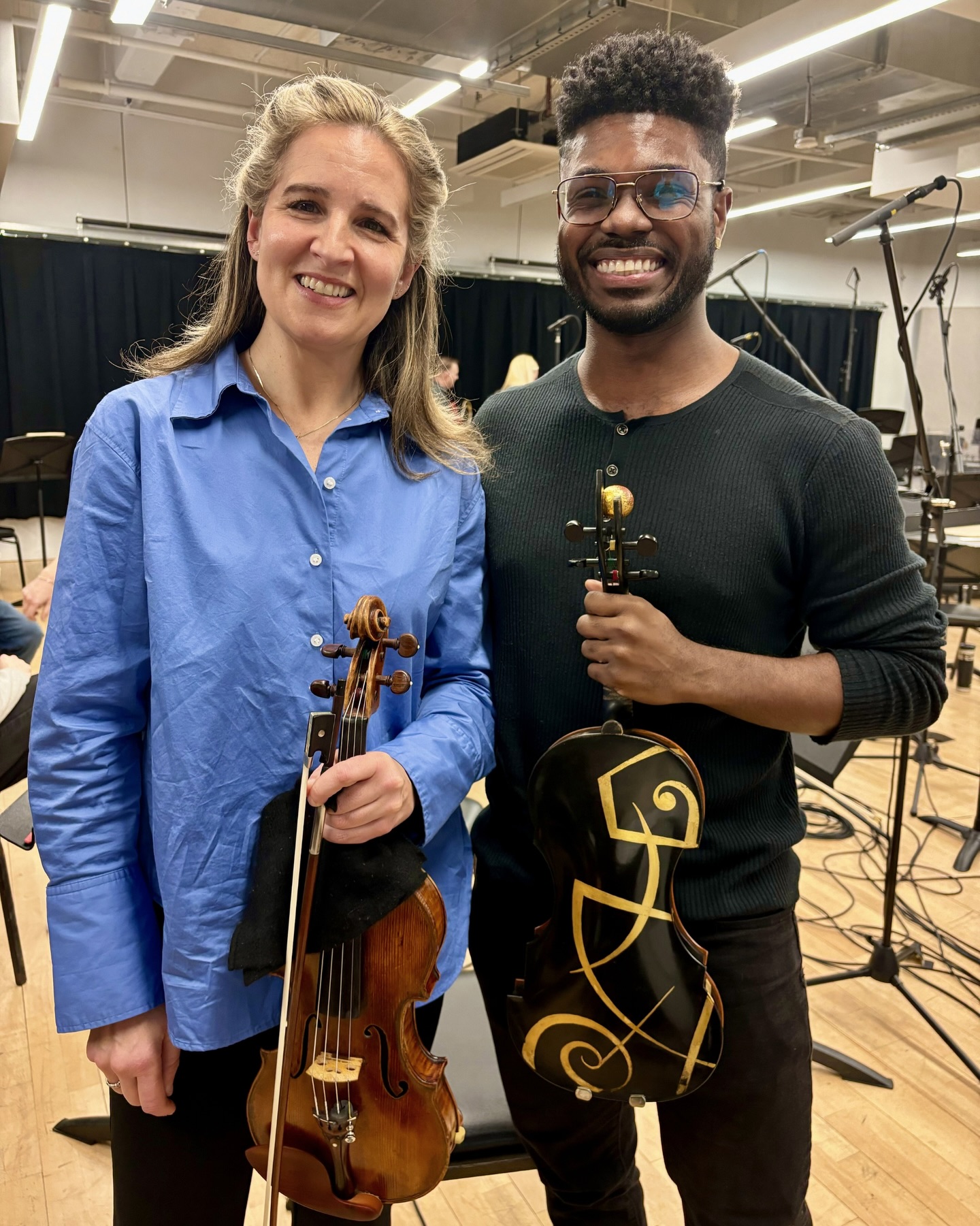 As a kid, I always dreamed of performing at @carnegiehall. Two nights ago marked my 33rd appearance there, and this time, a sold-out concert full of World and New York premieres with my favorite orchestra, @amercomporch!
It was a truly remarkable program led by @carolynkuan.conductor, featuring new works by @shelleyplaysaxy, @numinousmusic, @brittanyjgreenmusic, @kitekitekitekitekite, & @jessiemontgomerymusic, with soloists @amandagookin, @kikislacksoprano, percussionist #CynthiaYeh, and a meditative dreamscape by Cosmologyscape Ensemble.
Beyond the music itself, I’m always proud and honored to be part of an ensemble filled with incredible women who lead sections, the orchestra, and the stage as soloists. Even more importantly, they’re artists who inspire the next generation through their vision and dedication to our music community.
Seeing my former teacher @deborah.buck.03 listed as concertmaster, and reconnecting after so many years, made my heart incredibly happy. Knowing she helped guide me to eventually share the Carnegie Hall stage with her is something I’ll always treasure.
Working with Maestra Kuan @carolynkuan.conductor was also such a joy. She was always crystal clear, her ictus was there whenever I needed it, and she brought such warmth to the rehearsal process and the concert.
@amandagookin’s playing made me want to go home and practice immediately! Her technique and confidence were seriously inspiring. And I have a feeling she likes rock as much as I do because I often kept thinking about “Seven Nation Army,” but in a much more elevated interpretation, the kind you’d expect to experience at Carnegie Hall🤓
@kikislacksoprano was absolutely mesmerizing and made @brittanyjgreenmusic’s piece sound like it was composed specifically for her.
Watching Cynthia Yeh perform was unreal! She played bass drum, djembe, drum set, glockenspiel, and vibraphone, all in heels! Performing next to her felt like watching someone use every part of their brain at once for 20 minutes.
I’m so lucky to be in such company! Thank you @amercomporch for another unforgettable week!
#carnegiehall #violinist #newmusic #womenshistorymonth