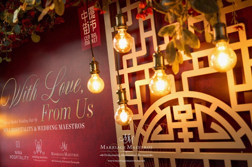 Something old, something new, ๐พ๐๐๐ ๐ณ๐๐๐, ๐ญ๐๐๐ ๐ผ๐ โฅ๏ธ just for you! A look back at our Central Market Wedding Fair, presented in cooperation with Nina Hospitality X Wedding Maestros & Marriage Maestros - the first ever of its kind to be held at the iconic Central Market Hong Kong, showcasing the best of the best in lifestyle, fashion and wedding must-haves! ๐ฐ๐ปโโ๏ธโฅ๏ธ๐คต๐ปโโ๏ธ
.
.
.
Media Partner:
@brideandbreakfasthk
Decoration Sponsors:
1/F Main Reception, Bridge Walkway & G/F Floral Arch by: @freeconcept_hk
2/F Double Happiness Welcome Backdrop by: @vavadecor
Photos by:
@kings_production_kingon
@rexcheungphoto
Hosted by:
@Centralmarkethk @ninahoteltsuenwanwest @weddingmaestros @marriagemaestros
Exhibitors:
@anvi_candles @artisenses @echadweddingrings @eternityjewelshk @flarepapernstyle @garykwok_flower @journal_de_chic @kallisti_gold @kings_production_kingon @logosarthk @lokanfong @makeupbees @matadorcouture @mi.bev @miao_hk_Ivy @ming_photography @modetuxedo @montresor.infini @moreproduction_hk @myelegantwedding @nelsonchoaj @ninahoteltsuenwanwest @ninapatisseriehk @odelicate @portionstudio @qipology @sanstation_stationery @sovosperfumery @sovostherapy @thatschong @the_Sthlittlest_letter @weddingmaestros @yimingoriental @zevahairspa
#WithLoveFromUs #NinaHospitality #WeddingMaestros #MarriageMaestros #CentralMarketWeddings #CentralMarketHK #weddingfair2022