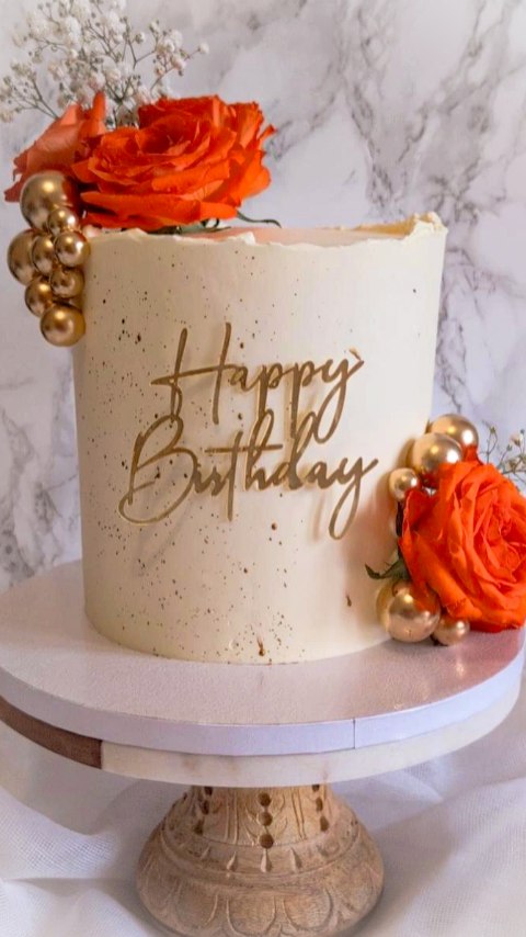 Designs may change, but loyal clients mean everything. ❤️
The biggest compliment a cake maker can receive? A returning client.🤗
Last year I made the strawberry cake for her celebration, and this year she came back for another milestone. (50th birthday celebrations) 🎉✨
Two completely different designs, but the same trust in my work.... This year's beautiful cake had soft vanilla sponges, filled with homemade dark chocolate ganache and coated with white chocolate buttercream 🥳
Moments like this remind me why I love what I do. Being trusted again to create a cake for someone’s special celebration means more than I can put into words🥰
Thank you for coming back and allowing me to be part of your celebrations once again. 🎂✨
#brightonbaker #sanahmixingbowl #brightoncakes #50thbirthdaycake #brightonfoodies