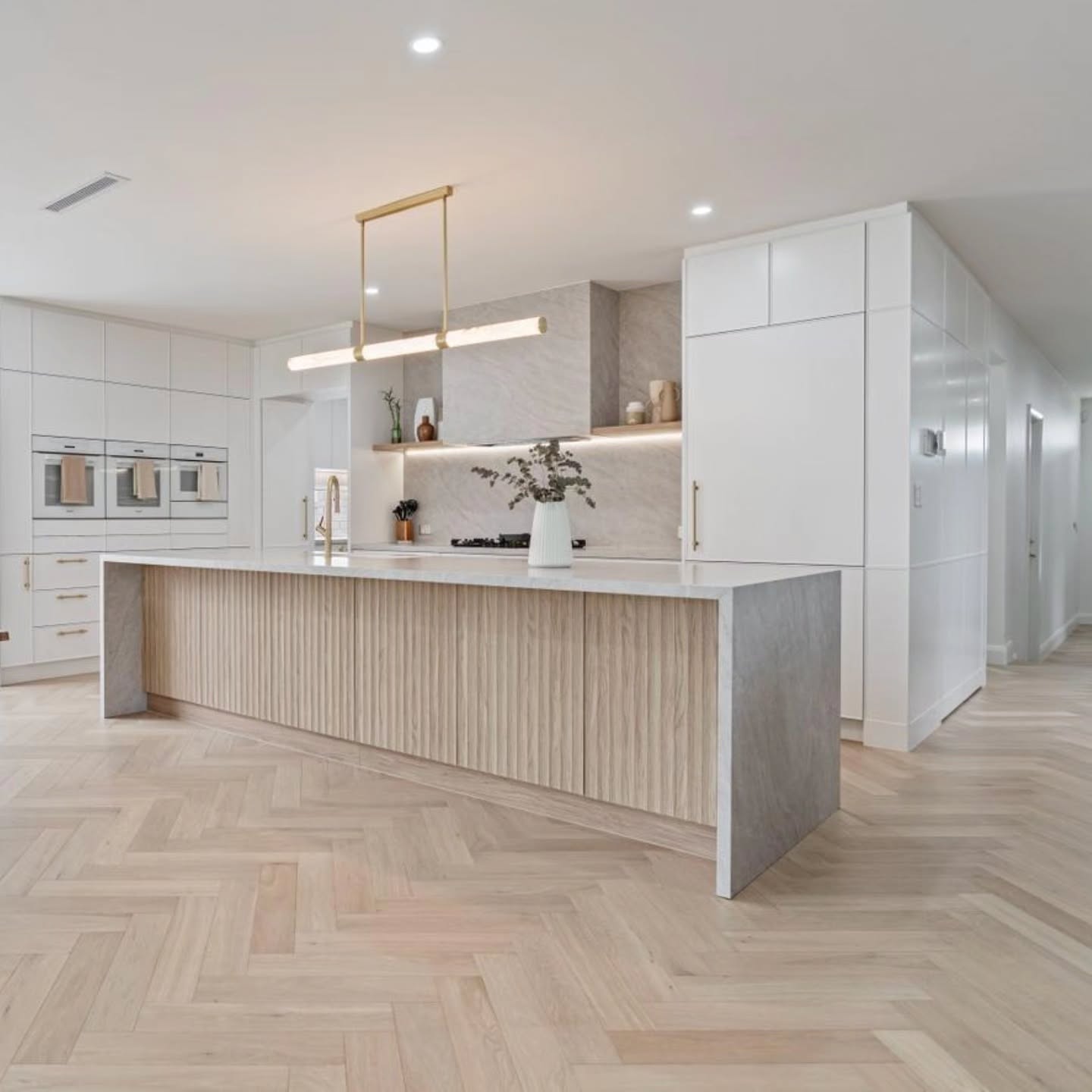 Completed project at Menangle Park, Sydney - showcasing our Tinge Oak Herringbone flooring 🤍
A timeless herringbone layout paired with soft oak tones, bringing warmth, texture, and a high-end finish to this beautifully designed home.
Precision installation meets premium materials - delivering a seamless result built to last.
▫️Colour: Tinge Oak
▫️Collection: AB Grade | 15mm Herringbone
▫️Supply & Install: @imperialflooringaustralia
▫️Builder: @jwibuilding
📍Menangle Park, Sydney
www.imperialflooringaustralia.com.au
📱 1300 676 176
📧 info@imperialflooringaustralia.com.au
IMPERIAL FLOORING AUSTRALIA®️
📍 HQ + Showroom: 1 Kennedy Ave, Yallah
📍 Distribution Centres: Sydney | Wollongong | Melbourne