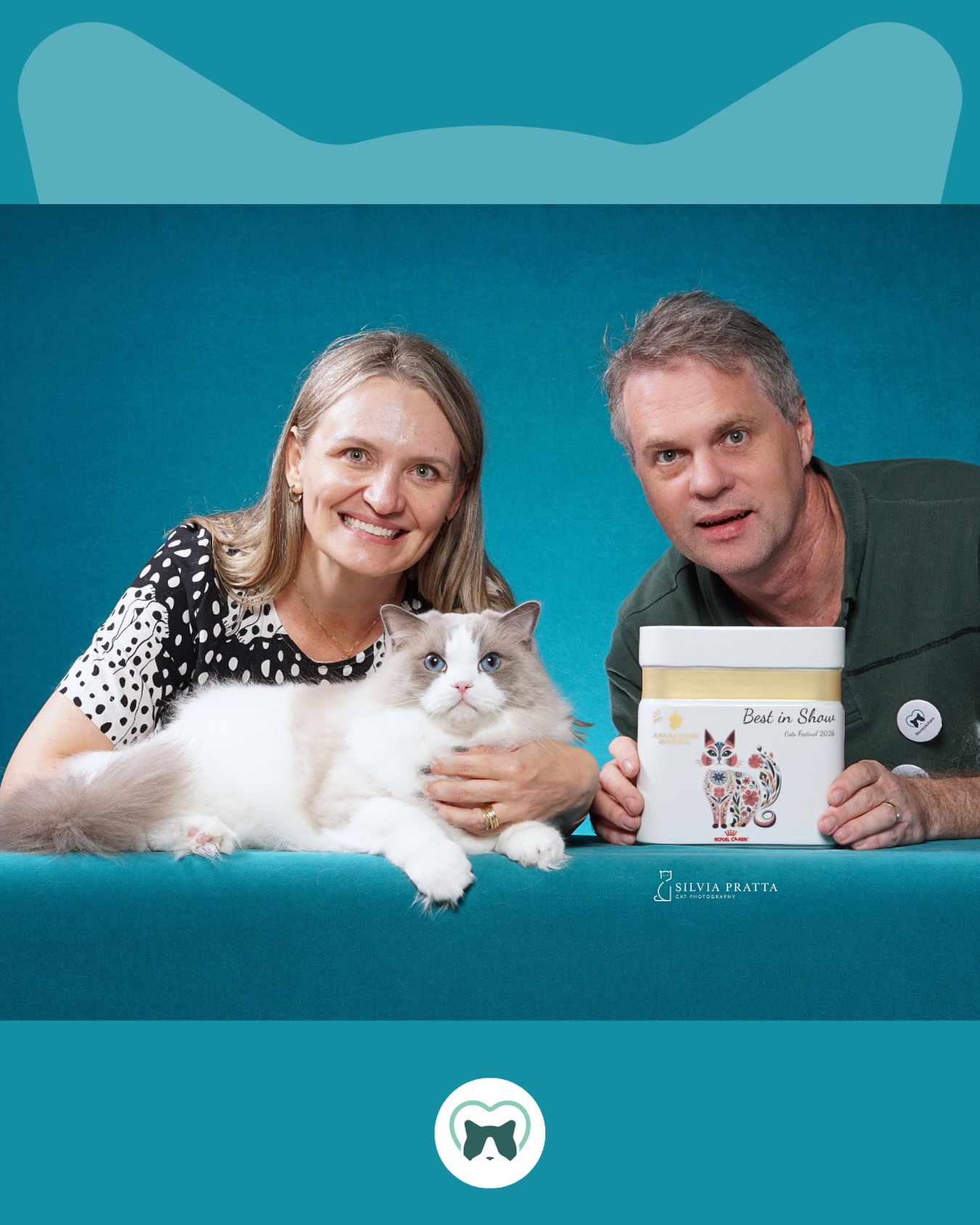 Lembrança de um dia muito especial! 💚
Obrigada a nossa querida amiga e fotógrafa de felinos, @silviapratta por registrar esse momento. 🫶🏻
Blumenkatzen Royal na exposição dos 20 anos da Amacoon, quando ele conquistou seu título de DSM (Distinguished Show Merit).
🏆 NW'25 HP BR* Blumenkatzen Royal, DSM
#blumenkatzen #ragdoll #gatoragdoll #ragdollbrasil