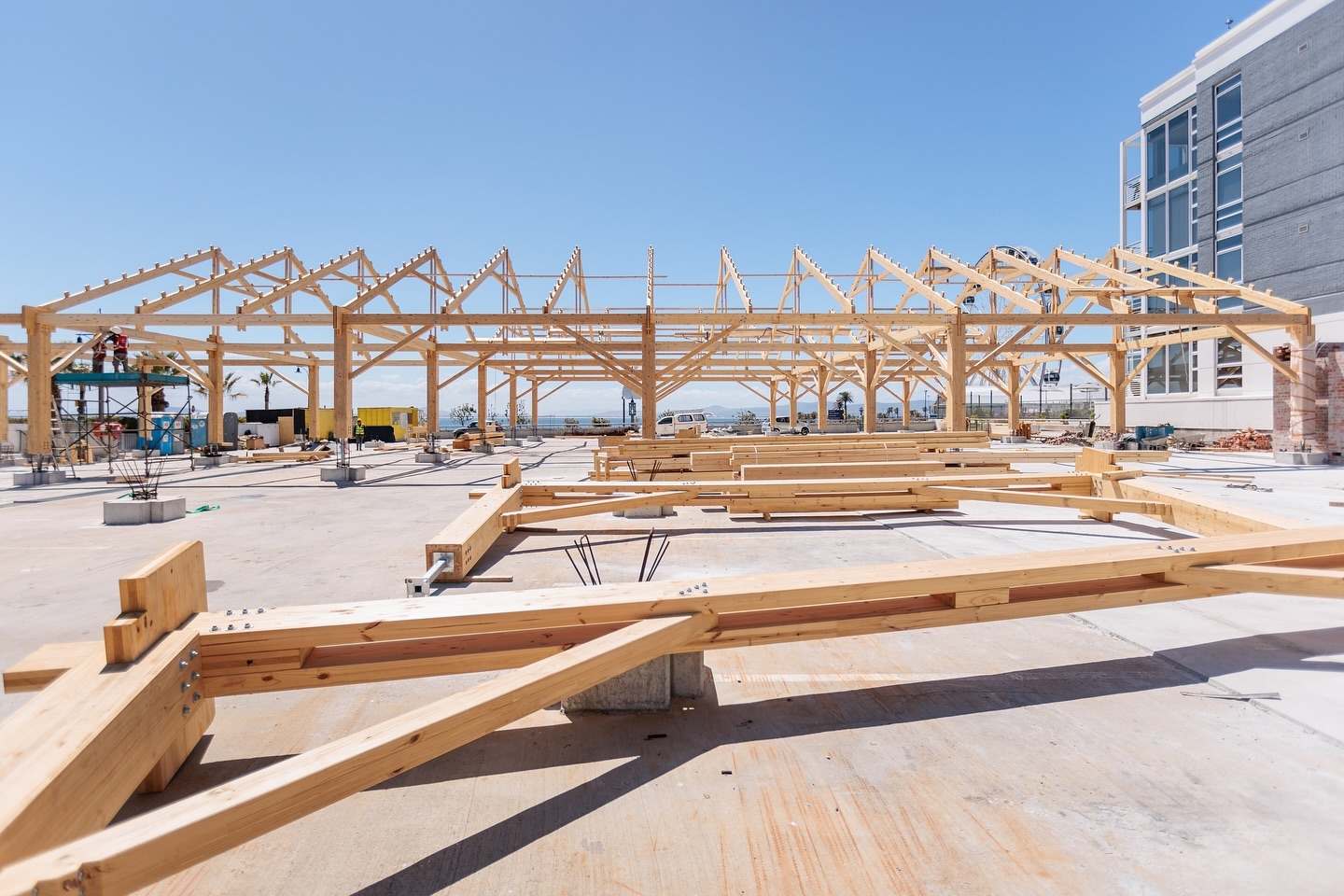 Evermine | Cape Town, South Africa
Craftsmanship at its finest
#oranjazichtmarket #waterfrontcapetown #timberframe #tablemountain #timberconstruction #construction #southafrica #capetown