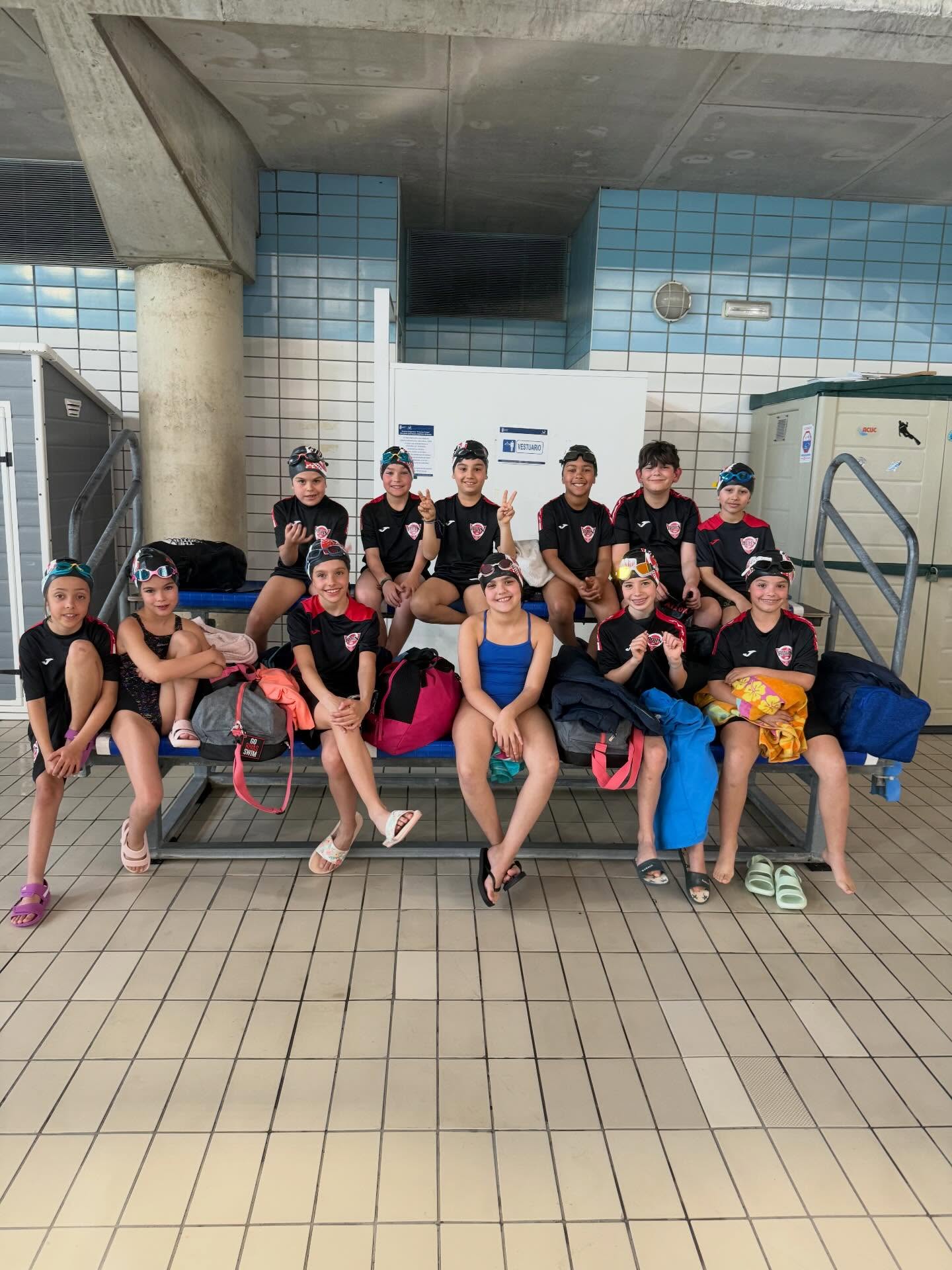🌸 Trofeo Primavera Prebenjamín 2026 🌸
➡️Nuestros pequeños del Rivasswim han vuelto a demostrar que el esfuerzo, la ilusión y el trabajo en equipo dan grandes resultados 💪🏊♂️
➡️Una jornada llena de aprendizaje, superación y muchas sonrisas dentro y fuera del agua. Estamos muy orgullosos de cómo han competido todos nuestros peques🔥
¡Seguimos creciendo y disfrutando de este deporte juntos! ❤️
#Rivasswim #Natación #TrofeoPrimavera #Prebenjamín #OrgulloDeEquipo Swimm