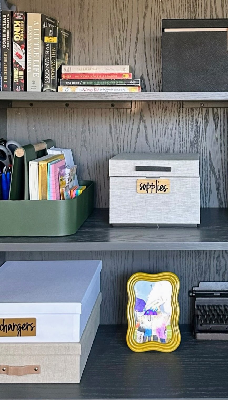 Sunday resets for a smoother Monday. 📂✨
An organized office = a better week ahead! #professionalorganizer #homeorganizing #homeorganization #officeorganization #officeorganizing