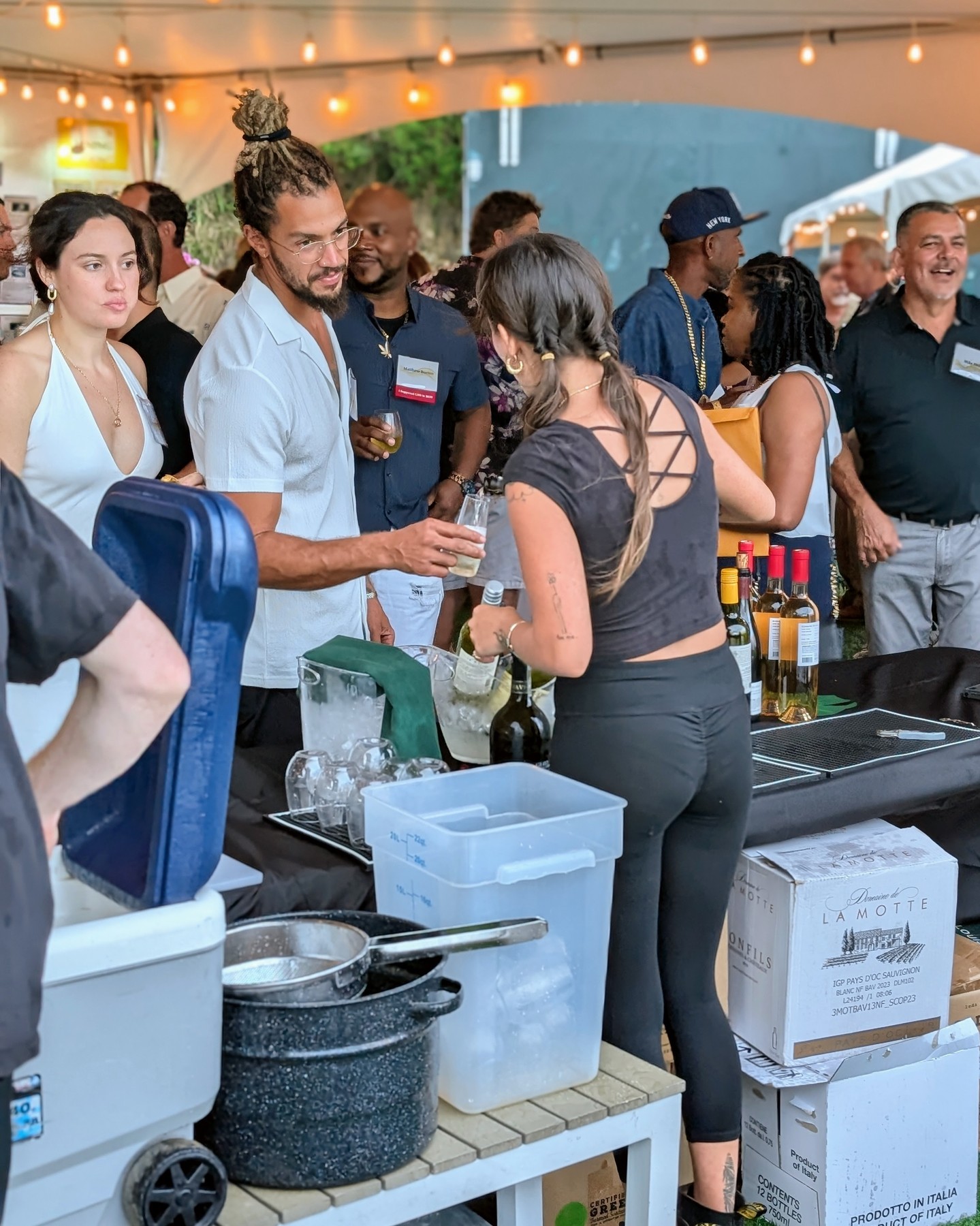 To the GHS and St. John community: we are blown away by the way you supported Gifft Hill School at our 40th Annual Green & White Gala and Auction this past weekend! Whether you donated a bottle of wine to our Wall of Wine, stood up in support of financial aid, volunteered your time, or bid on our fabulous silent and live auction items, you showed up for education on St. John, and we are so grateful.
Extra special thanks to our event sponsors: Caribbean Solar Company, Caribbean Villas of St. John, Holiday Homes of St. John, Kinsella Marine, and Trayser Construction.
From all of us, including the 65% of our students who are able to access a GHS education thanks to our robust financial aid program — thank you, sincerely.
#supporteducation