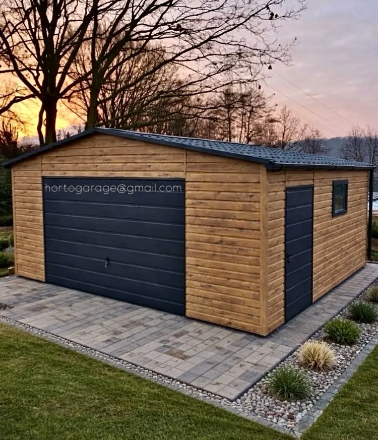 😃Wir präsentieren Ihnen unsere Garage – eine moderne und funktionale freistehende Garage mit ästhetischem Aussehen, ideal zur Unterbringung Ihres Autos und Ihrer Gartengeräte.
📏Abmessungen: 📐6 m Breite × 📐6 m Länge, 📐Höhe 3 m.
Farbe: Wände in Naturholzfarbe, Tor und Türen in Graphitfarbe, Dach in Graphitfarbe.
🚪🔩Konstruktion: solide Konstruktion mit Holzverkleidung, Satteldach aus Blech, zusätzlich Seitenfenster für mehr Licht.
✅Vorteile: modernes Aussehen, Langlebigkeit, zusätzlicher Seiteneingang, großer Nutzraum.
🚗🧰🎿Verwendung: Garage für ein Auto, Werkstatt, Lagerraum für Werkzeuge, Fahrräder oder Gartengeräte.
💻📲👨💻 eine ähnliche Garage oder andere Details wünschen, mailen Sie hortogarage@gmail.com, gehen Sie auf den Link in der Bio oder rufen Sie an
📞 +49 177 4242452
📞 +49 152 246 74 361
