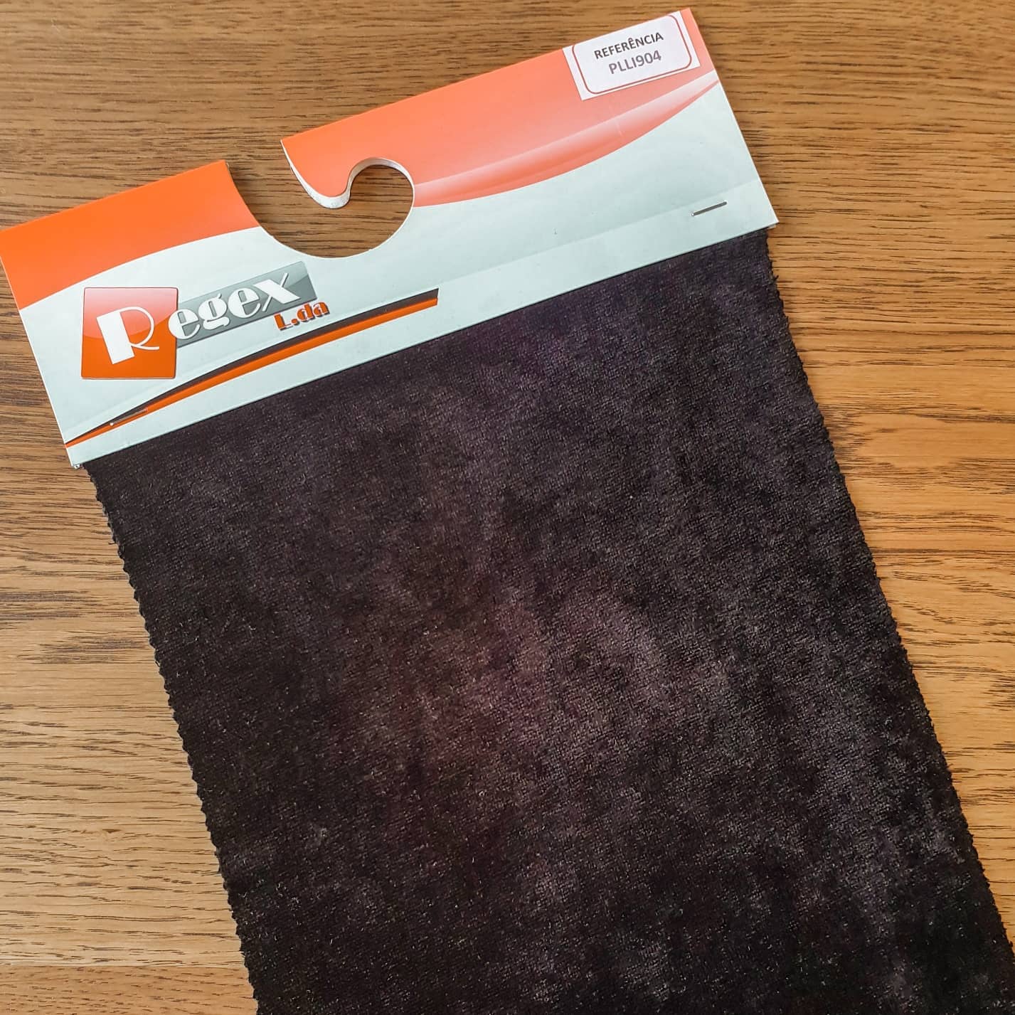 A entrar no Outono com malhas quentinhas.
Veludo 85% CV 14% PES 1%EA
Ref: PLLI904
290 Grm
170 Cm
.
.
#malhas #veludo #aw2021 #fashion #fabrics #textil #textiles #modafeminina #fashionfabrics #winterfabrics #regex #outonoinverno