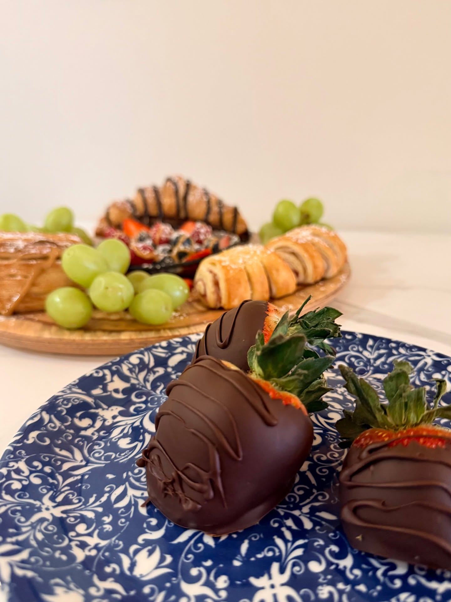 Indulge in something new at Café Pari!
Our new Dessert Board is here, featuring flaky pastries, fresh fruit, and decadent chocolate-covered strawberries, all crafted to deliver the perfect balance of sweetness and elegance.
#redbank #newjersey #monmouthcounty #cafepari
