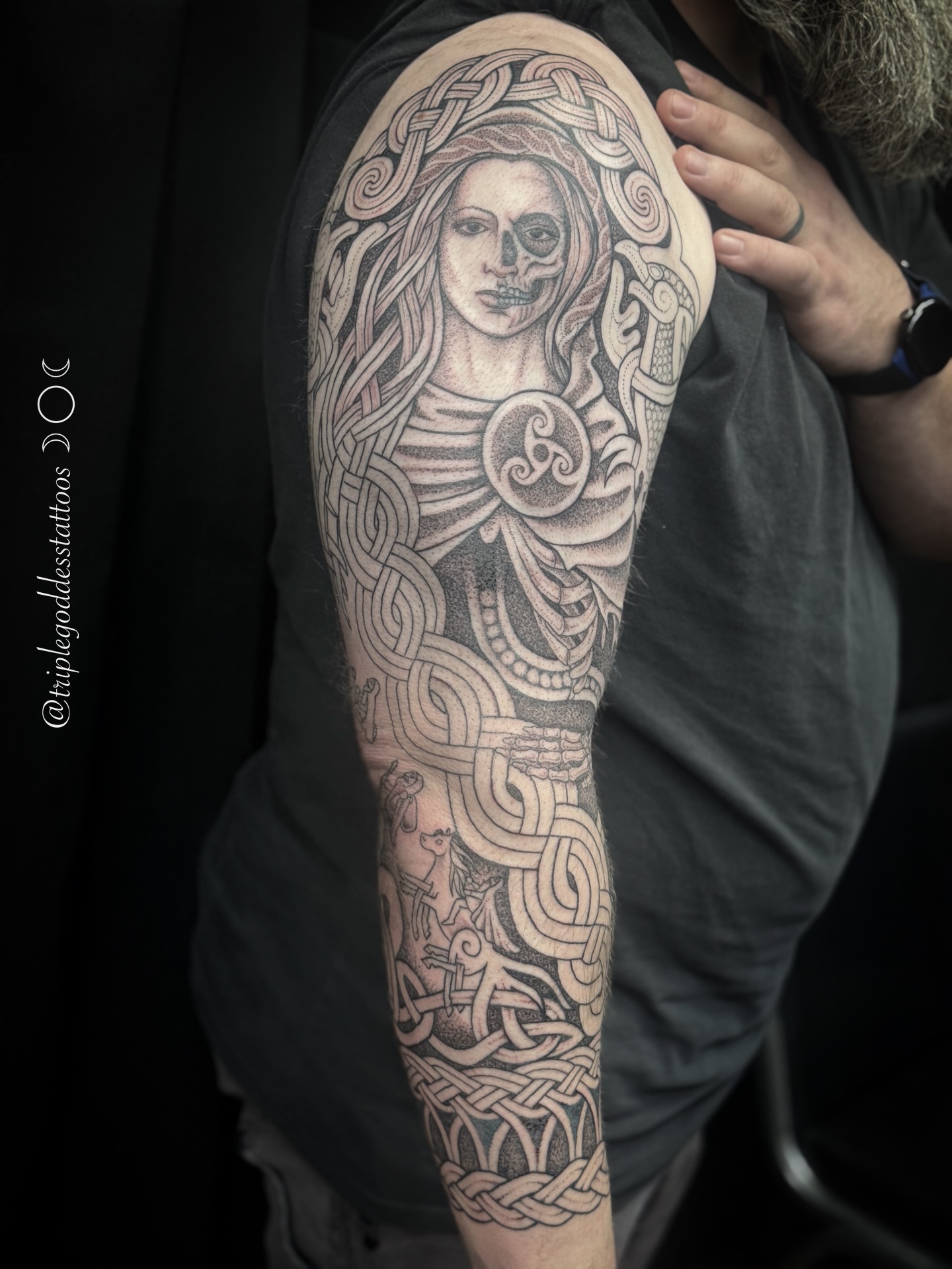 Very excited about this sleeve in progress I’ve been working on. It’s themed around a journey to the Norse afterlife realm Helheim to meet the goddess Hel. Can’t wait to share the finished piece!
-
#helgoddess #triplegoddesstattoos #nordictattoo #knotworktattoo #mythologytattoo