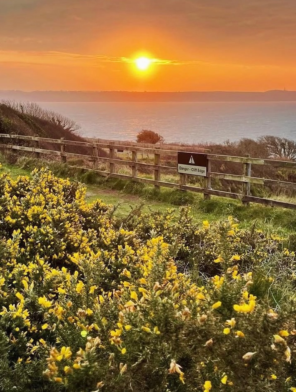 Good Morning from Carlyon Bay.
#lovecornwall