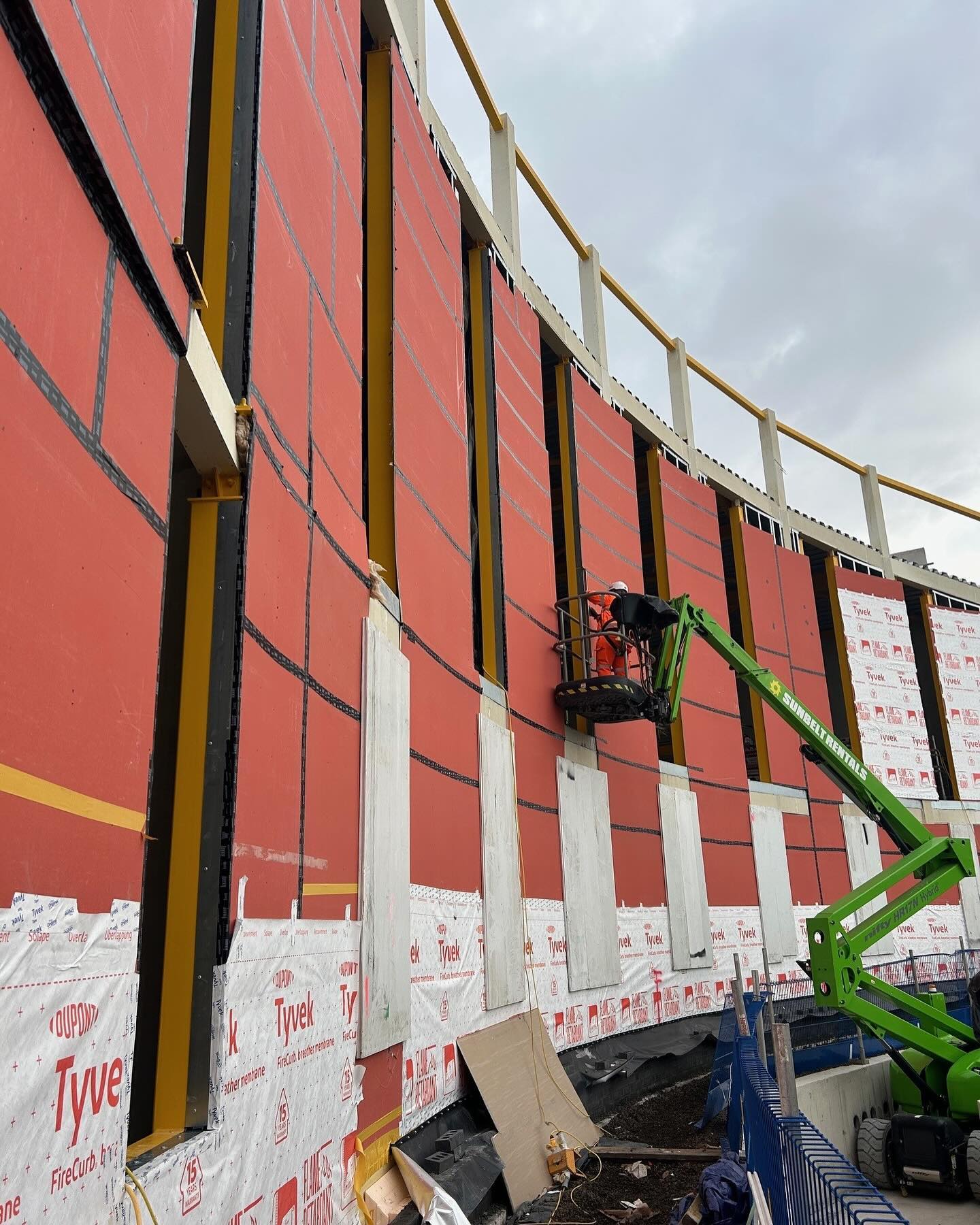 AMR are pleased to announce that we have recently secured work on the Silvertown Tunnel project with our clients Riverlinx and Transport for London (TfL), and work is now well underway.
The £4M multi-discipline package comprises of two portal buildings on both sides of the river Thames in Greenwich and Silvertown, and one Services Building.
AMR have full design responsibility for the façade and roofing packages including BIM design.
Our package includes:
Radmat Warm Roofs - comprising of Foamglas tapered insulation schemes and extensive and intensive green roofs, including boxes and habitats for birds, bee’s and bats!
Knauf lightweight insulated steel framing.
KME pre-patina copper non-combustible tapered standing seam cladding - comprising of mineral wool insulation, Downer brackets and rails with galvanised sheet backing.
VM Zinc Anthracite non-combustible standing seam roofing and cladding with Foamglas insulation and capping’s.
We will keep you posted with more updates in due course.