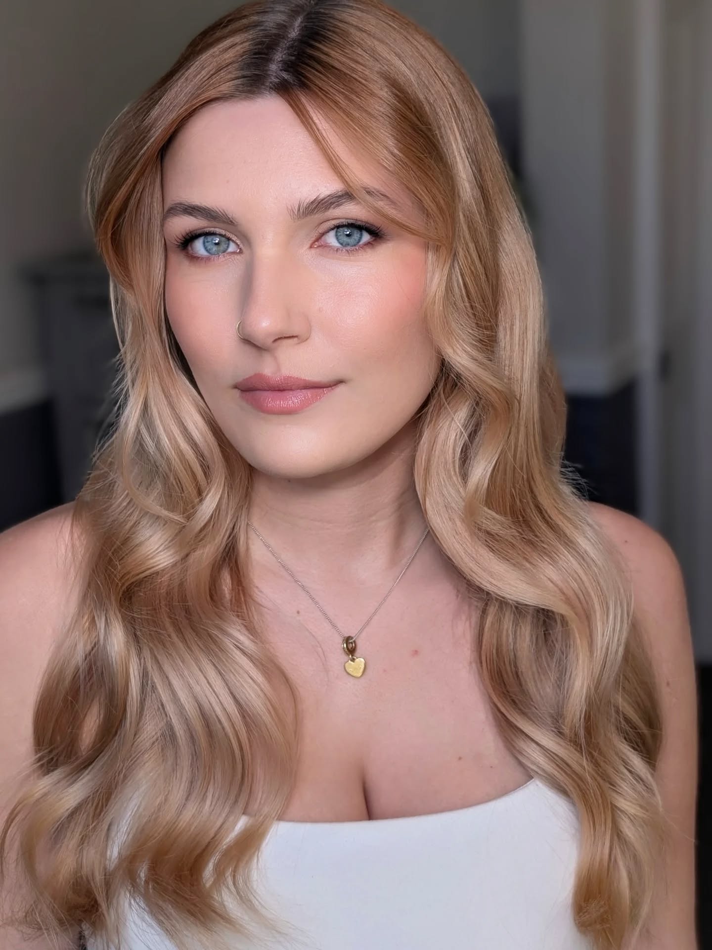 Natural doesn't mean no effort — it means every choice is intentional. Dewy skin, soft lashes, effortless waves. Bridal beauty that'll still look like you in 20 years of photos.
Waves created with my @mdlondon wand
Makeup created with @charlottetilbury @hourglasscosmetics @delilahcosmetics @lisaeldridgemakeup
#bridalmakeup #bridalhair #naturalbridemakeup #softglamour #bridallooks