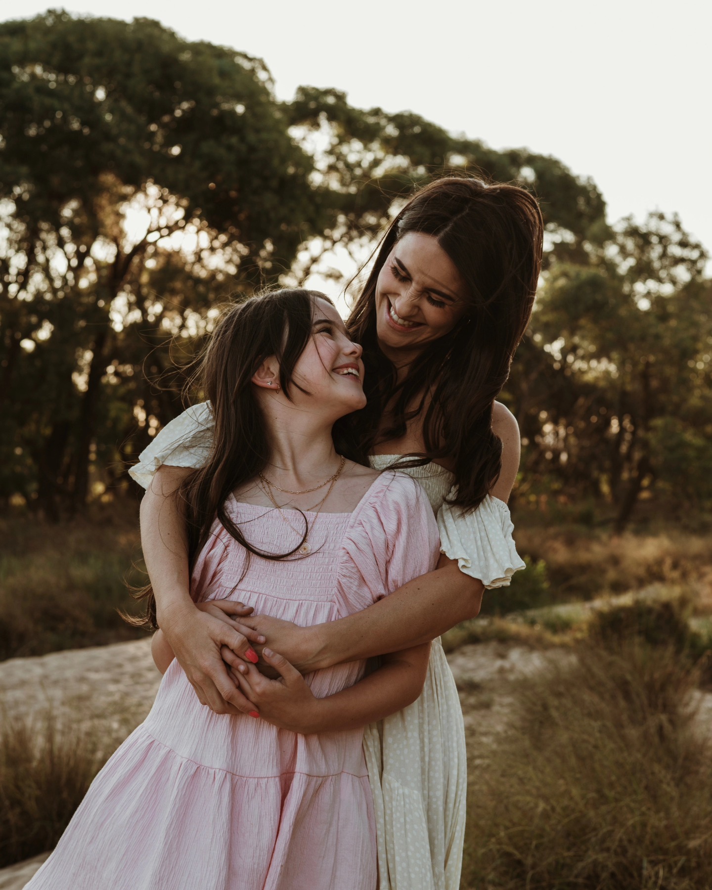 Sunday's are for cuddles that wrap around you like a thick, cozy blanket—quiet, calming, and reassuring.
In that moment, the world fades, and all that remains is the steady heartbeat, the subtle scent of closeness, and the silent promise that you're not alone.
🫶
www.jessannephotography.com.au