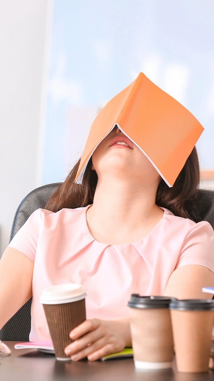Comment améliorer son sommeil ? l'une des principales préocupations des consultants chez Évoléoz.
👉 Les derniers chiffres : 6h50 par nuit en moyenne/français selon l'Institut national du sommeil et de la vigilance. Des chiffres en baisse régulière chaque année.
✨ Les praticiens d'Évoléoz vous proposent toute une palette d'outils pour améliorer la situation, hypnose, gestion du mental, psychothérapie, sophrologie, naturopathie, massages bien-être, réflexologie...
Rangez vos moutons ! et retrouvez vos praticiens sur evoleoz.fr
Je suis Christel Bellier, fondatrice et dirigeante d’Évoléoz - Contactez-moi au 06 80 25 09 59 - contact@evoleoz.fr - evoleoz.fr
#osezetresoi #BoulogneBillancourt #colombes92 #lagacilly #SantéHolistique