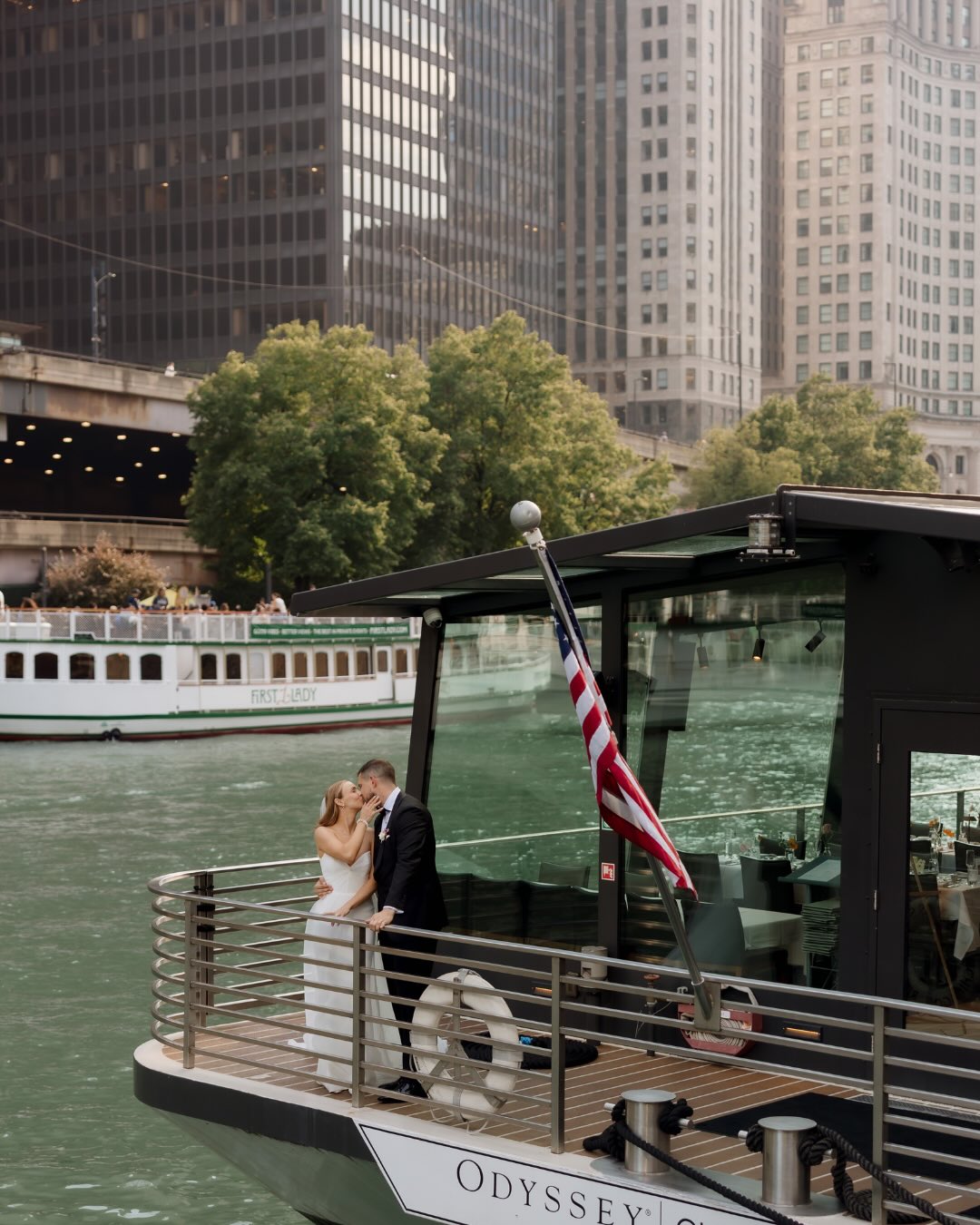 If your cocktail hour feels chaotic, your whole night will feel chaotic. Especially on a boat.
You canāt have guests wondering where to stand, delay drinks or overcomplicate the menu.
C & Aās cocktail hour worked because it was simple and intentional:
Drinks immediately, clear bar access, space to move, a skyline that spoke for itself.
Unique venues donāt excuse weak hosting. They require better planning.
And when itās done well? Your guests feel it.š
reception venue, catering and bartending: @citycruises
coordination: @redwoodweddingswi
photography: @audreysimperphoto
florals: @poppyflowersco
ceremony live musician: @ryanshephardmusic
hair and makeup: @anomaliebeautyagency
transportation: Cloud 9 Limo & @ridestg
dress: @lovelybride
suit: @valentinotailors
bride + groom: @carsoncrunch