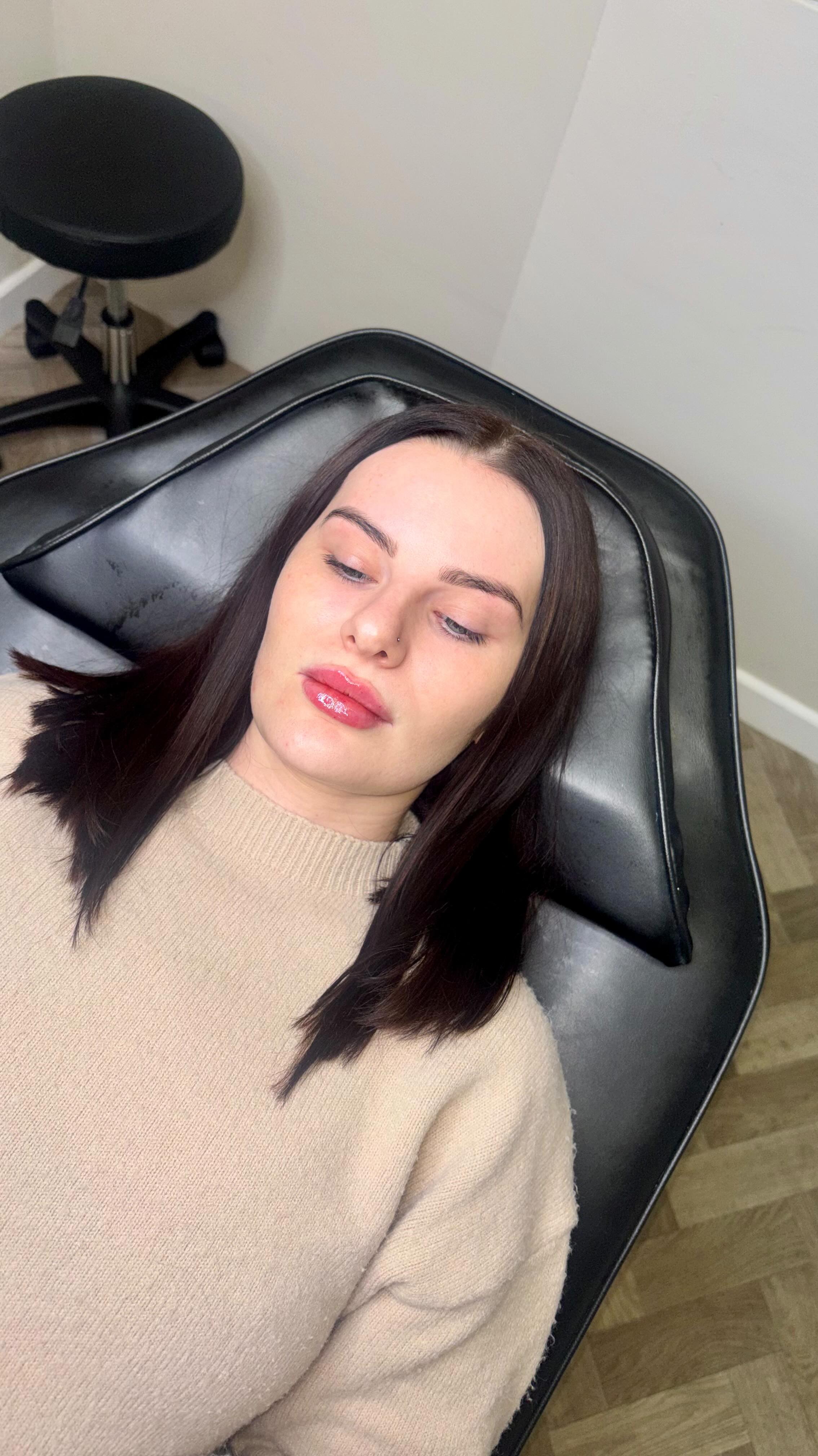 Fresh 1ml lip top up for this beauty 💉
Just a subtle refresh to keep her lips looking full, balanced and defined. When lips are maintained properly, they stay soft, natural and beautifully shaped: never overdone.
At CeTe Aesthetics, every set of lips is tailored to the face. Specific placement, premium product and a result that still looks like you, just enhanced.
Appointments are very limited, please book in advance to avoid disappointment 📲
Book your appointment online at www.ceteaesthetics.co.uk
——
#dermalfiller #scunthorpeaesthetics #lincolnshireaesthetics #lipfiller #aesthetics