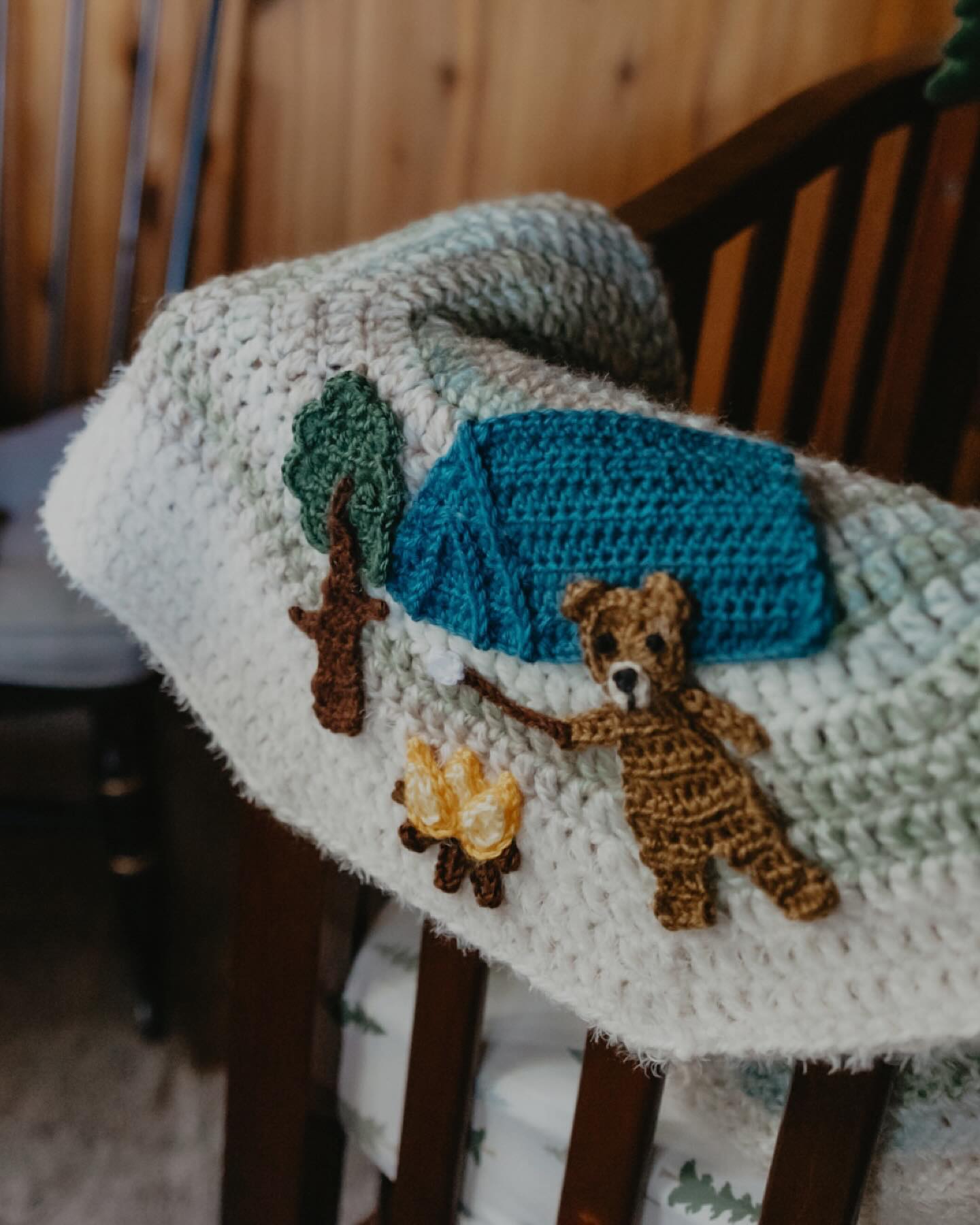 We are thrilled beyond words to share that a new addition arrived to the Aspen Redesign family over the summer! Here are a few sweet moments from our little guys rustic nursery 🥰.
We have so much to be thankful for, including our wonderful, clients, contractors, suppliers, tradespeople and community of supporters! Wishing you all a happy Thanksgiving!
credits:
- Photos by @lenaleephotography
- Campfire Blanket hand made by Lena Lee’s mother
- National Park Pennants by @mad.spirit
- Wood Bear & Mountain Scene by Uncle Macel
- Baby Mobile by @babymobilesbyartsis
#nationalparks
#juniorranger
#modernrusticnursery
#campfire
#thankful
#happythanksgiving