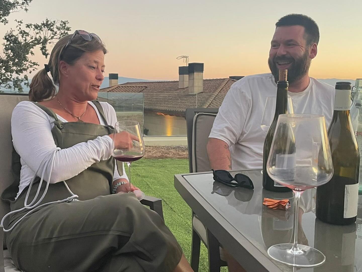 *****A Huge Thank You *****
Massive thanks and love to Melanie and David @etereakripan @bodegasbhilar
Last week we had the enormous privilege and honour of spending a few days with them exploring their amazing vineyards and winery.
Everybody that has ever tasted their wines will know how much care, grace and passion has gone in to them and can taste the beauty of the land in each and every sip!
It was incredible to hear Melanie’s story and journey first hand and to really understand all of the hard work and love that goes in to each of the wines.
With extra vigour, don’t be surprised if you see me knocking at your door, samples in hand and eager to taste and share their story with you too!
Salud!