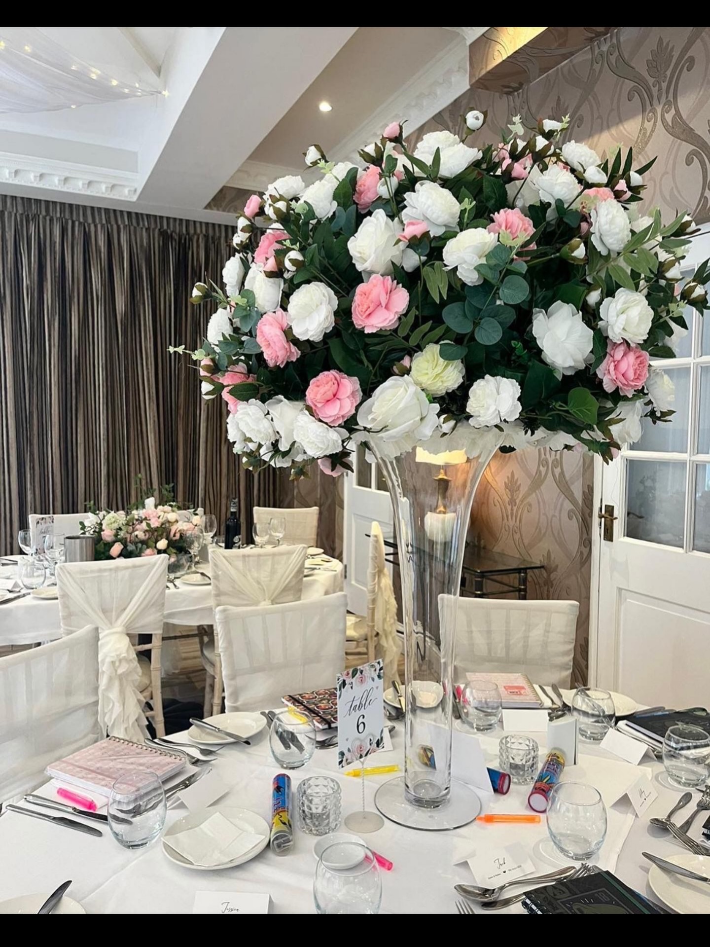 It's been a busy week!
Flowers being made ✔️Stationery/ designed, sent & made ✔️ Meetings ✔️ emails ✔️ vans packed ✔️ catch up to July weddings ✔️ cleaning ✔️the list goes on!
All set for tomorrow's wedding! 💕
#weddingday #wedding #venue #bridetobe