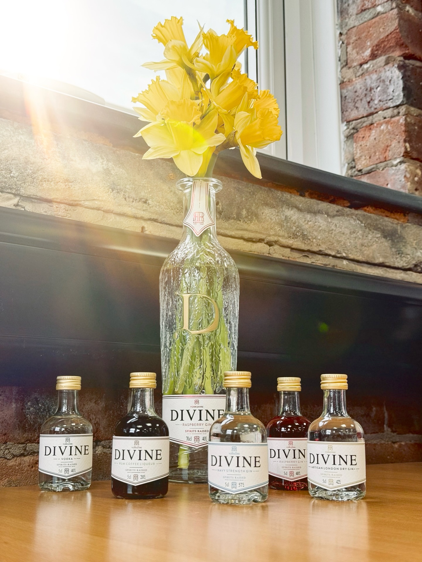 Have a ๐๐ข๐ฏ๐ข๐ง๐ Motherโs Day โฅ๏ธ
#divine #mothersday #happy #raiseaglass #mum