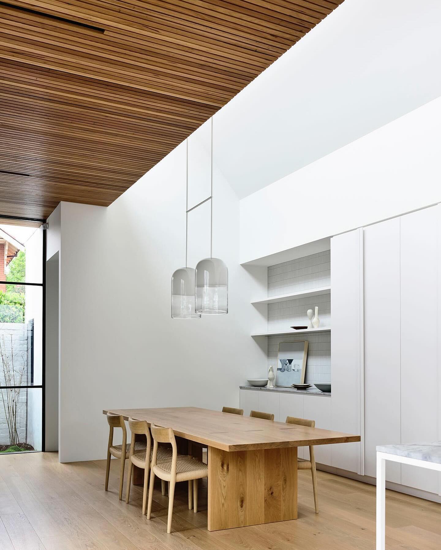 Our Møller 77 side chair as featured in Issue 02 of The Local Project print publication. An original Federation-era home in the Melbourne suburb of Malvern East hides a low-lying addition by @tomrobertsonarchitects. In contrast to the stately, formal original building, the new design of the McNamara House is contemporary and welcoming, and where the old emphasises grandeur and adornment, the new is defined by a pared-back approach.
Read the full feature ‘A Pared-back Architectural Approach - McNamara House by Tom Robertson Architects’ in their latest issue or on The Local Project today.
Photography by @derek_swalwell
Styling by @beaandcostyle.
Furniture by @ingoodcompany__.
.
.
.
#moller #møller #madeindenmark #danishdesign #interiordesign #midcenturymodern #scandinaviandesign #home #chair #collaboration #photography #architecture #handmade #victoria #australia