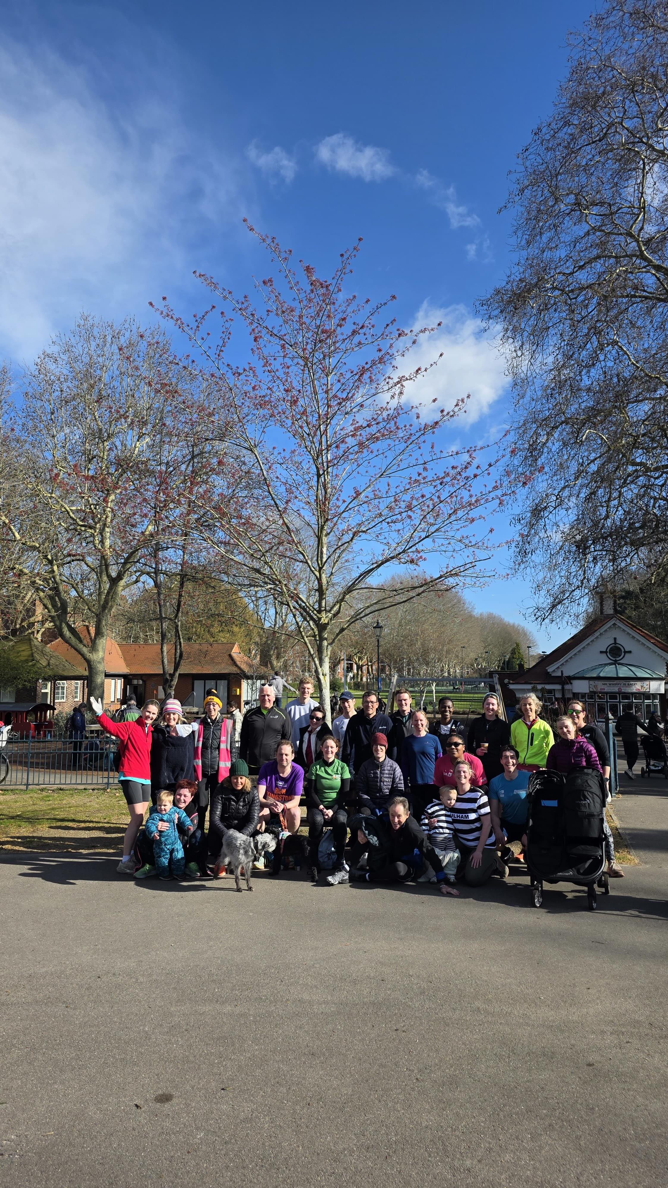 POV - you spend Saturday morning running, drinking coffee and quizzing with friends. Thanks for having us @fulhampalaceparkrun 🥰
.
#parkrun #parkrunuk #loveparkrun #socialrunning #runningclub