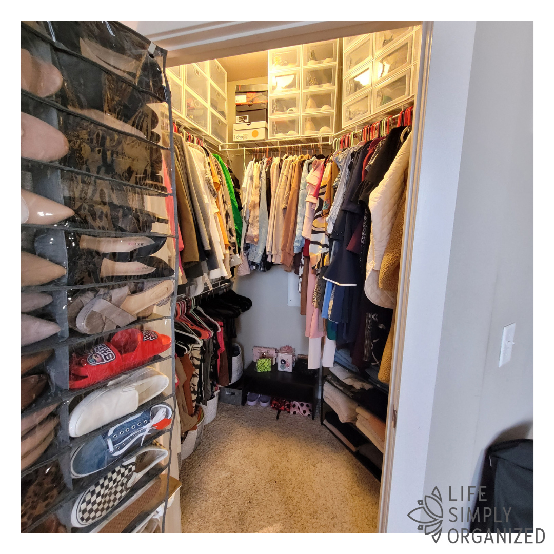 Closet glow-up unlocked. ✨
This space went from underused to ultra-functional by tapping into vertical storage. An over-the-door shoe rack instantly created a home for everyday pairs, while clear bins on the shelves added extra layers of storage without hiding what’s inside.
More storage, better visibility, and a closet that finally works with your routine instead of against it. 👟
#ClosetOrganization #OrganizedCloset #ProfessionalOrganizer #HomeOrganization #ClosetGoals #VerticalStorage #OrganizingTips #DeclutterYourHome #OrganizedLiving #SmallSpaceOrganization #StorageSolutions #ClearBins #HomeOrganizationIdeas #TidyHome #FunctionalSpaces #LifeSimplyOrganized #ClosetInspiration #BeforeAndAfterOrganization #HomeEdit #OrganizationMotivation 🧺✨