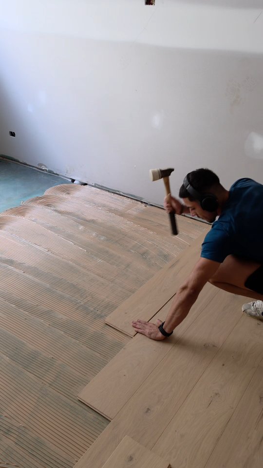 Behind the scenes today at one of our latest projects currently under installation 🔨
Our 14mm Engineered Oak flooring is the perfect choice for duplex developments seeking a high-end natural timber finish while maintaining a competitive supply & install cost. Maximising your return for investment.
▫️ Colour: Cream White
▫️ Collection: 14mm Engineered Oak
▫️ Install Method: Direct Glue Down
▫️ Supplied & Installed: @imperialflooringaustralia
📍 Fairy Meadow
🌐 www.imperialflooringaustralia.com.au
📱 1300 676 176
▫️ info@imperialflooringaustralia.com.au
📍 HQ + Showroom: 1 Kennedy Ave, Yallah
📍 Distribution Centres: Sydney | Wollongong | Melbourne