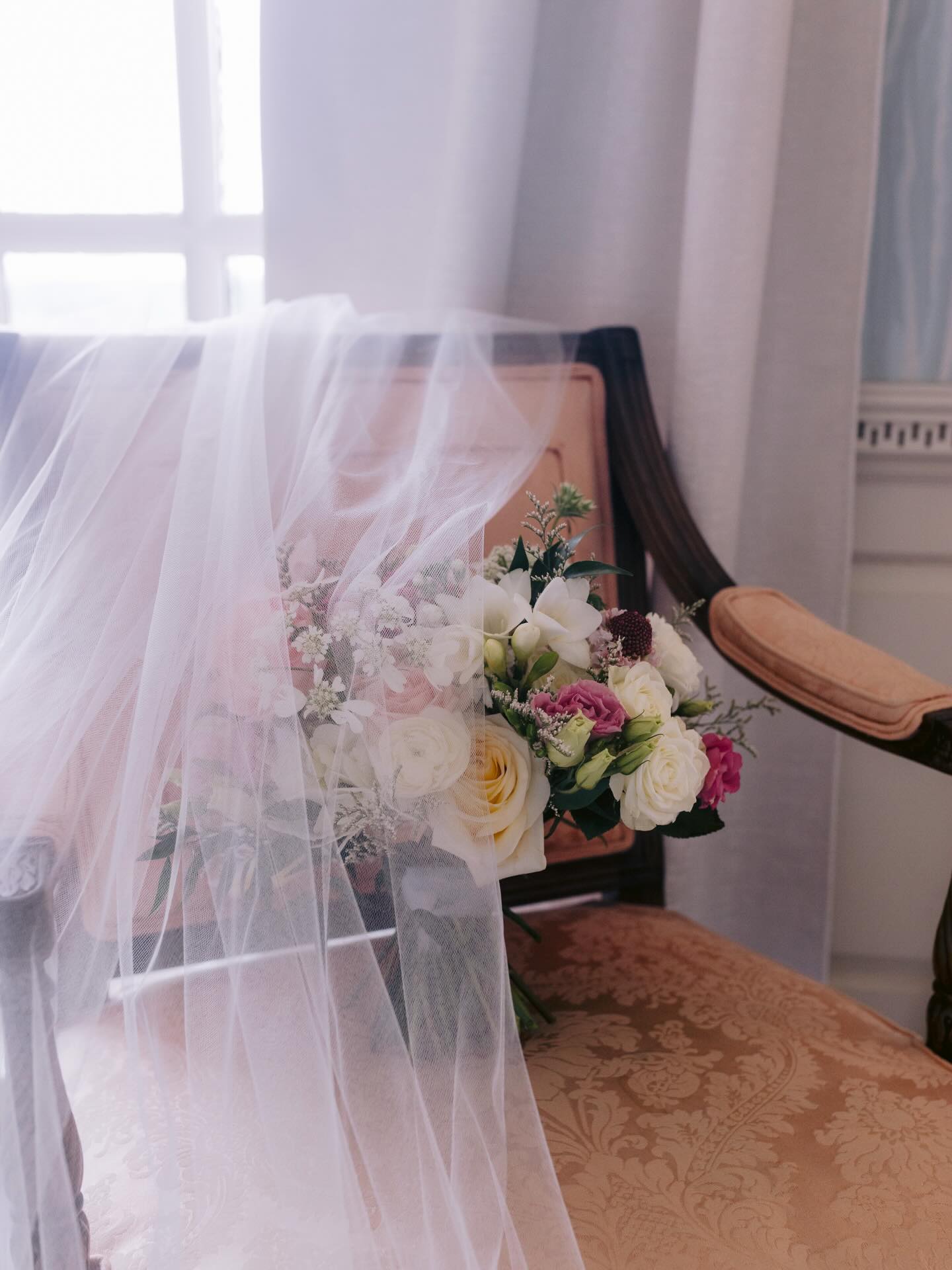 Love a good bouquet moment💕✨🌙
#starrynighteventsrva #starrynighteventsplanner #starrynighteventsrvaflowers #starrynighteventsrvaweddings #starrynighteventsrvacouples
Planning & Florals | @starrynighteventsrva @tanya_m_cornwell
Photography | @reneejeanphotography
Videography | @itsjustinbayless
Venue | @estateatriverrun
Catering | @cater2events
Rentals | @rentequipva
Beauty | @theveilbridalco
Bride | @cammie_dare