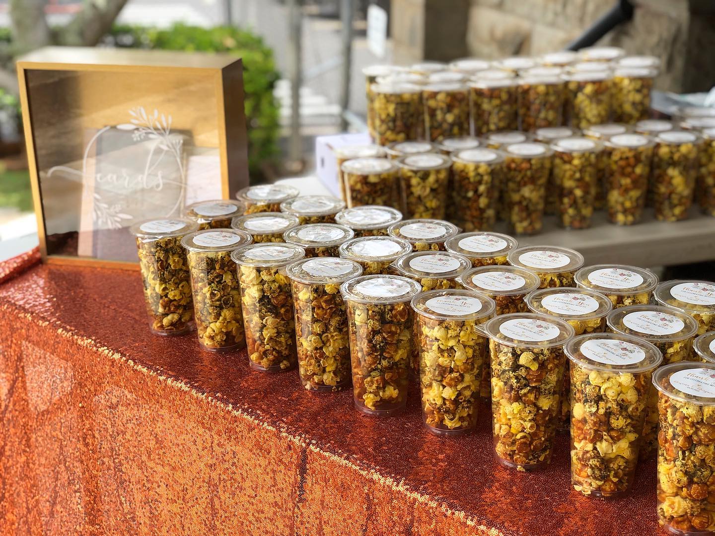 Thanks for poppin’ by! 🍿 Popcorn cups by @islandpopper make for a perfect grab and go snack after a church ceremony! Especially if you got some time to kill before the reception.
