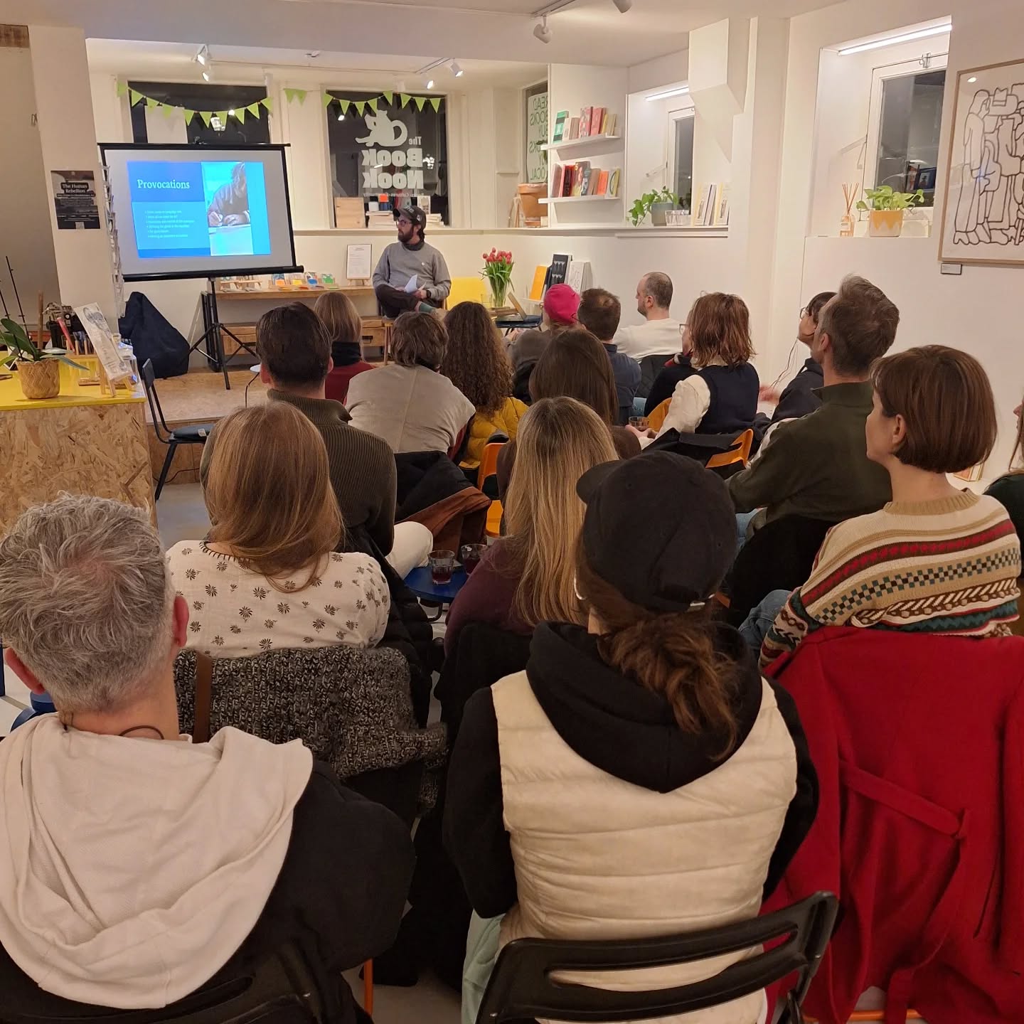 Last night was a thought provoking eve 🧠
A full room at @the_book_nook_amsterdam for Daniel J. Cecil.
We discussed why art and literature matter in the age of AI. Real creativity is not an algorithm.
Next Friday, March 20, we focus on logic.
Monica Forman joins us for a session on intellectual self-defense. Many people have good ideas but lose the argument because they don't know the rules of logic. Monica will show you how to spot bad arguments, avoid fallacies, and win a debate when you are right.
Don't let a good idea die because of a bad argument.
Friday, March 20 | 20:00 | Singel 82
Tickets in bio.