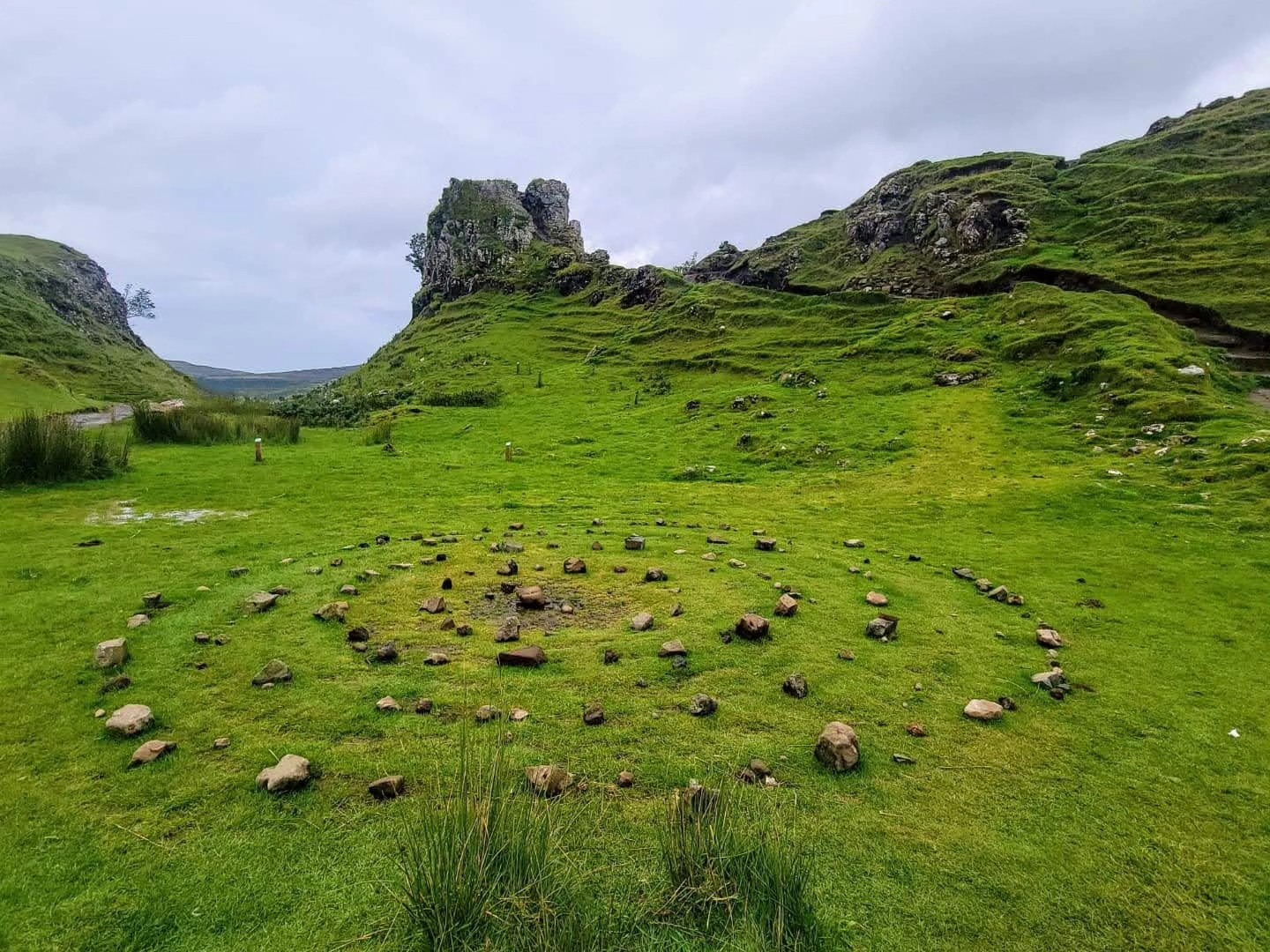 Thinking of visiting Scotland? Expect jaw-dropping landscapes, historic castles, and weather that keeps you on your toes. Read our latest blog post for tips, must-sees, and why you should always pack a rain coat. โ๐ฐ
.
.
.
.
.
#travel #twogirlsgetaway #travelblogger #scotland #scotlandtravel #Edinburgh #iamtb #wearetravelgirls #wonderful_places #sheisnotlost #traveladvisor #gltlove #girlswhotravel #glt